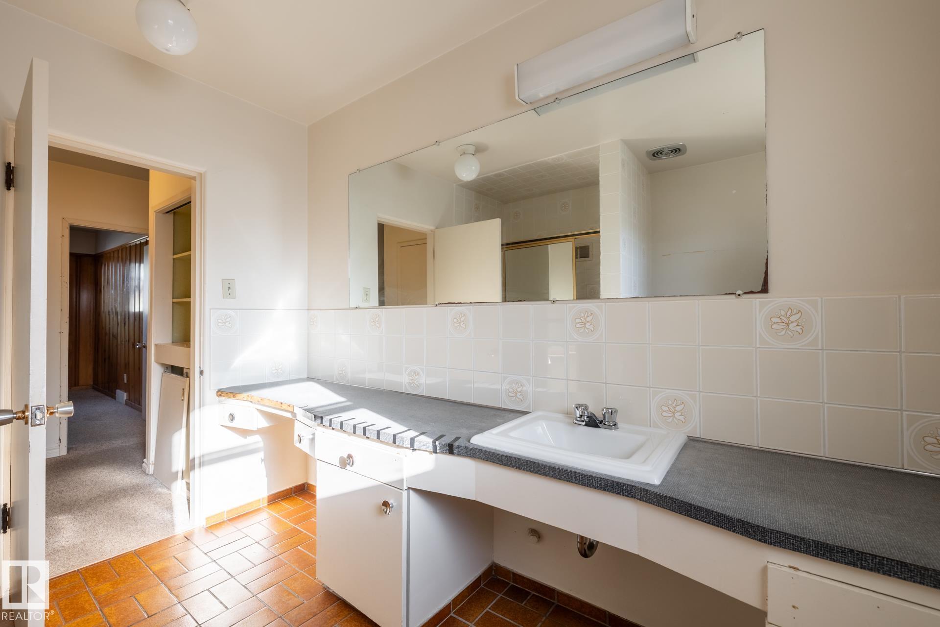 Photo 44 at 11819 87 Avenue NW, Windsor Park, Edmonton