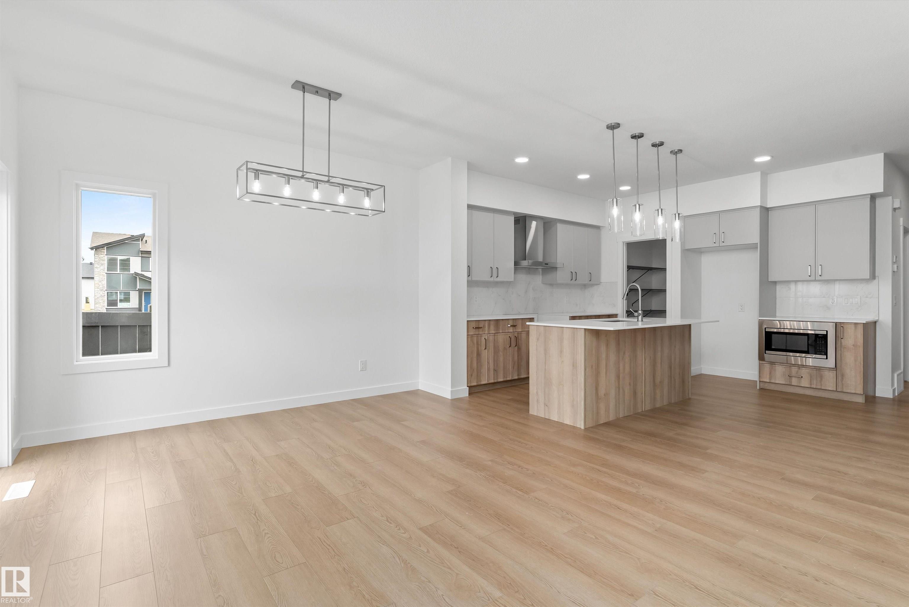 https://zimg.paragon.ice.com/ParagonImages/Property/PM/RAE/225391878/14/0/0/91a5f23d2be17fdb778de6bc582102d0/1/ae19c6d1e329800eb1930508d7af36ae/225391878-8e553b46-31a5-4670-a8eb-f0b80b4653e2.JPG