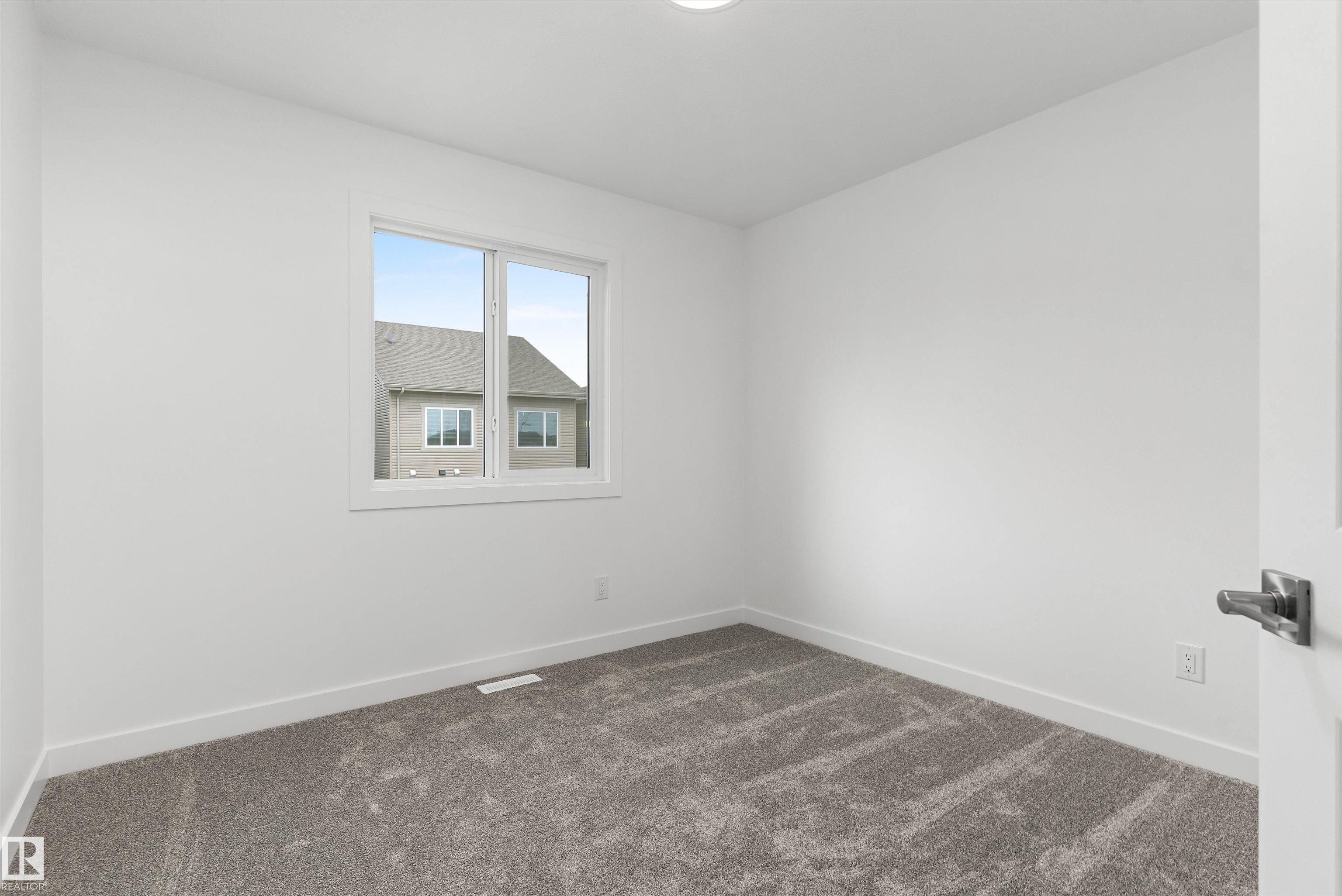 https://zimg.paragon.ice.com/ParagonImages/Property/PM/RAE/225391878/25/0/0/7de60754c89966cf3b5766f494fe3c75/1/ae19c6d1e329800eb1930508d7af36ae/225391878-daf3d2d6-1ba2-4fe3-ab4d-fc92fe9696ad.JPG