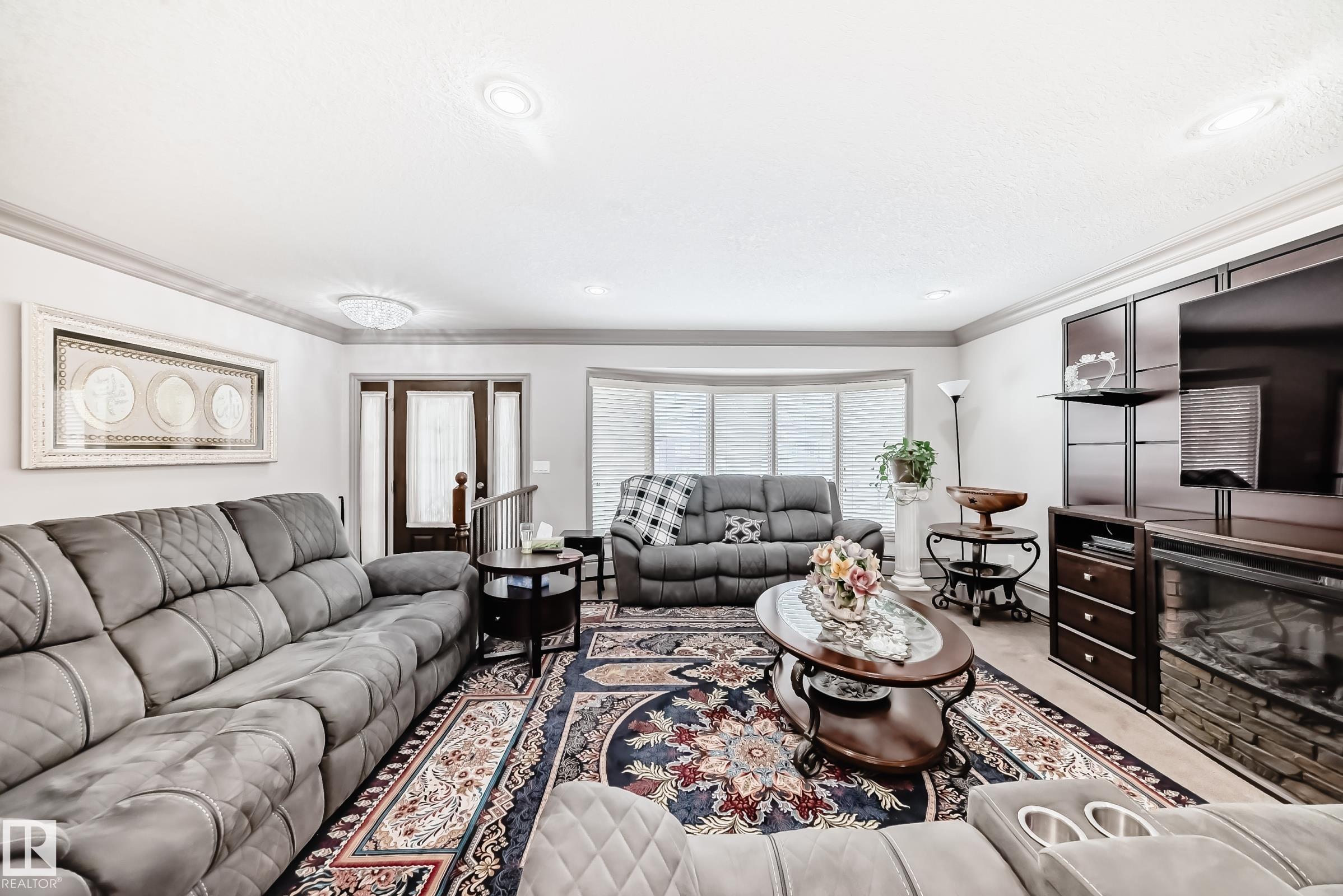 Photo 7 at 12131 101 Street NW, Westwood, Edmonton