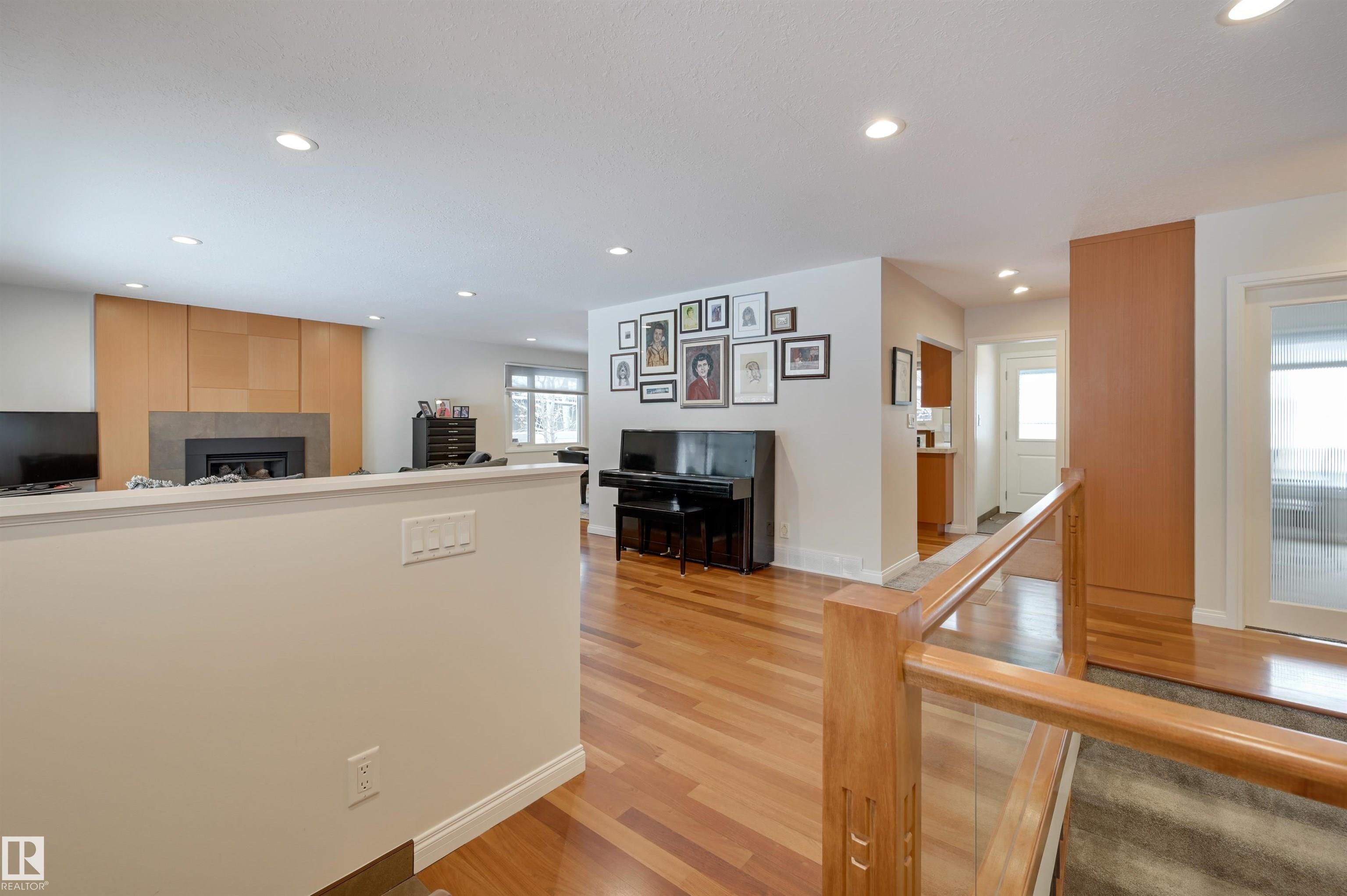 Photo 11 at 37 Valleyview Crescent NW, Parkview, Edmonton