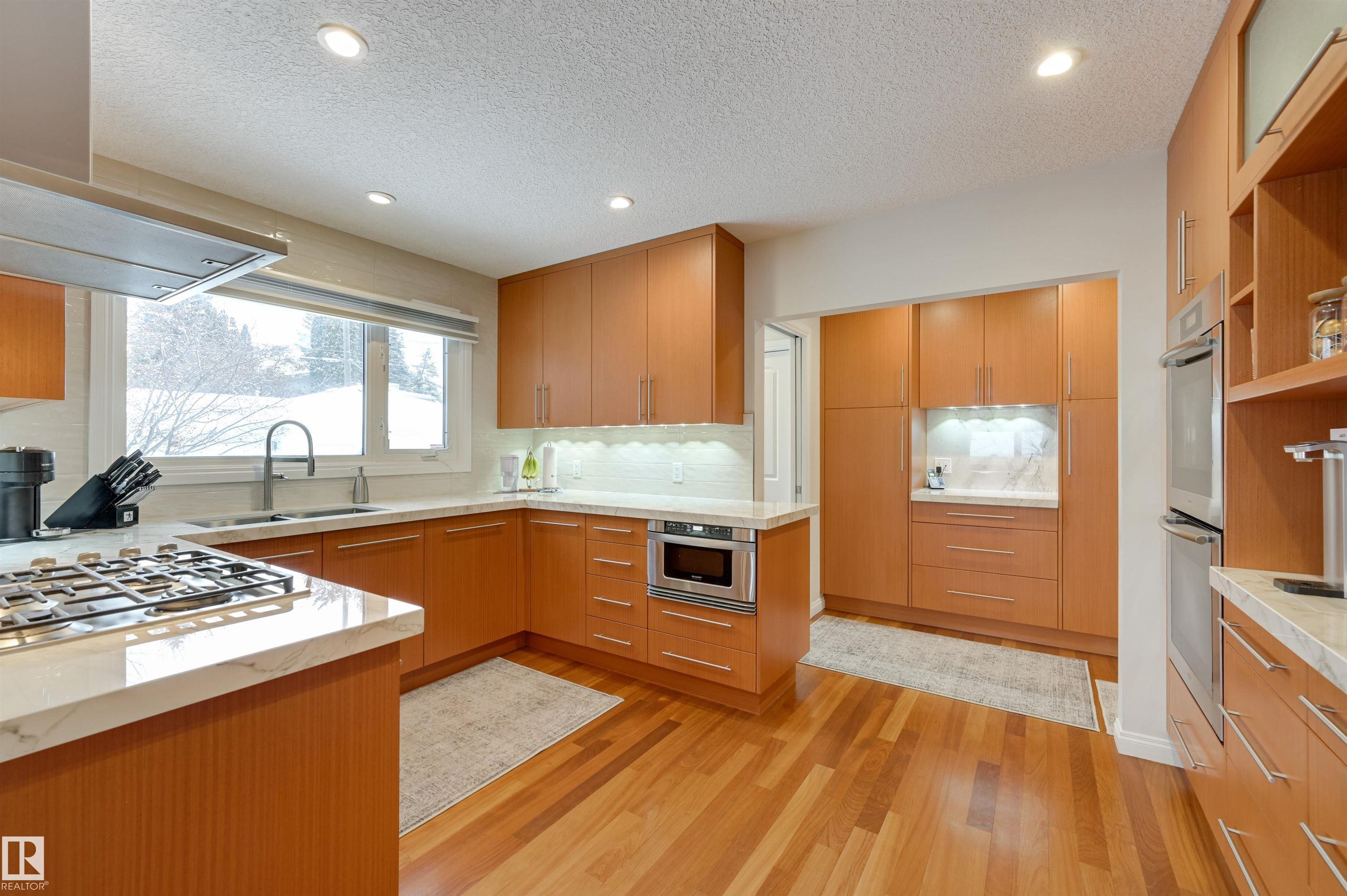 Photo 25 at 37 Valleyview Crescent NW, Parkview, Edmonton