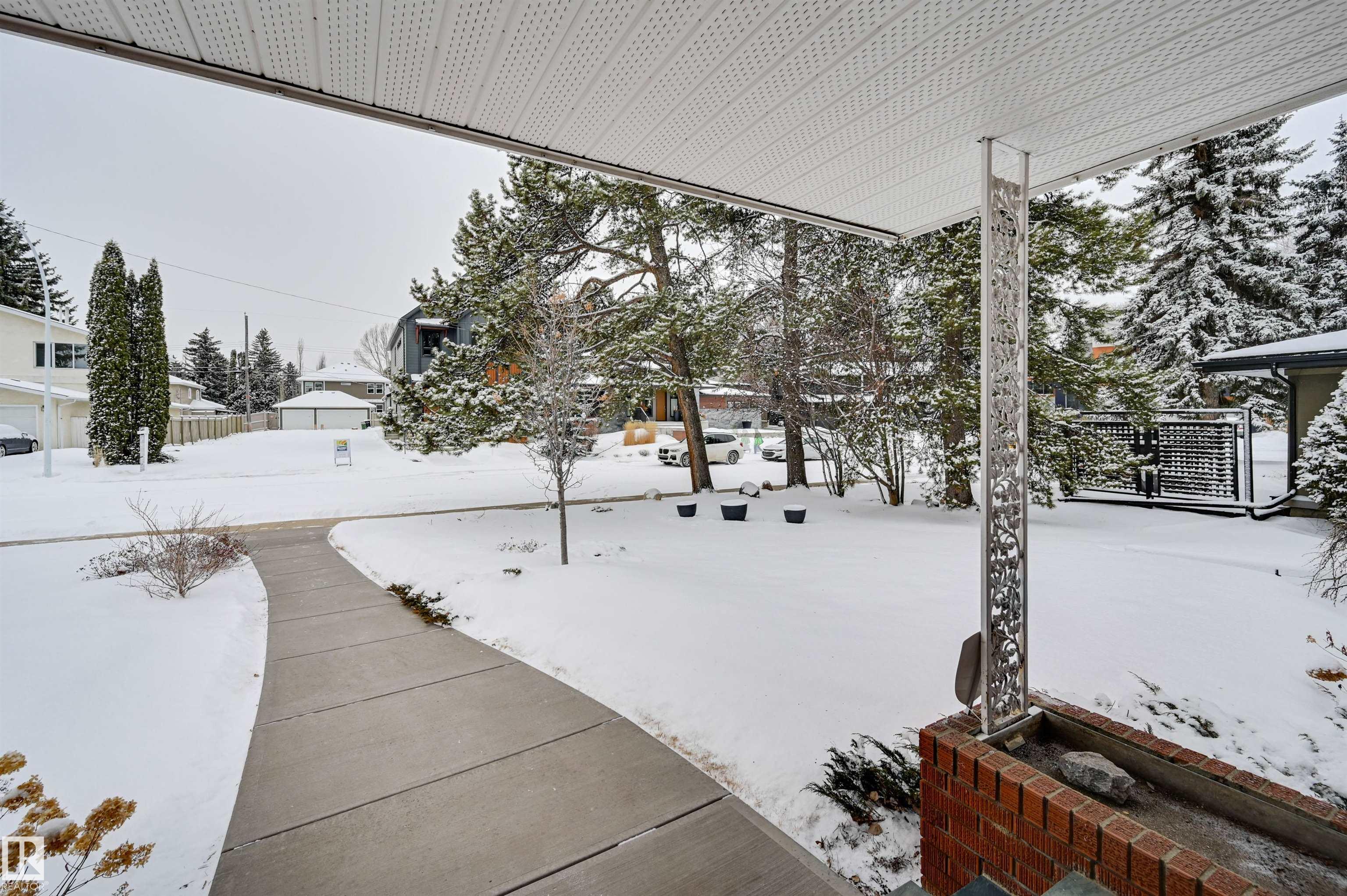 Photo 7 at 37 Valleyview Crescent NW, Parkview, Edmonton