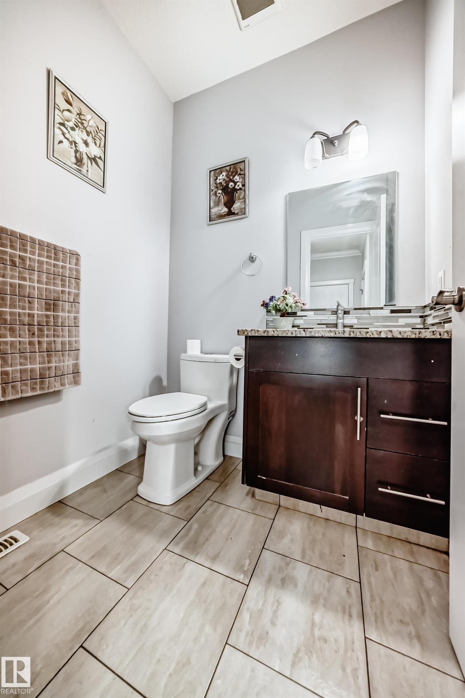 Photo 18 at 2 - 12042 101 Street NW, Westwood, Edmonton