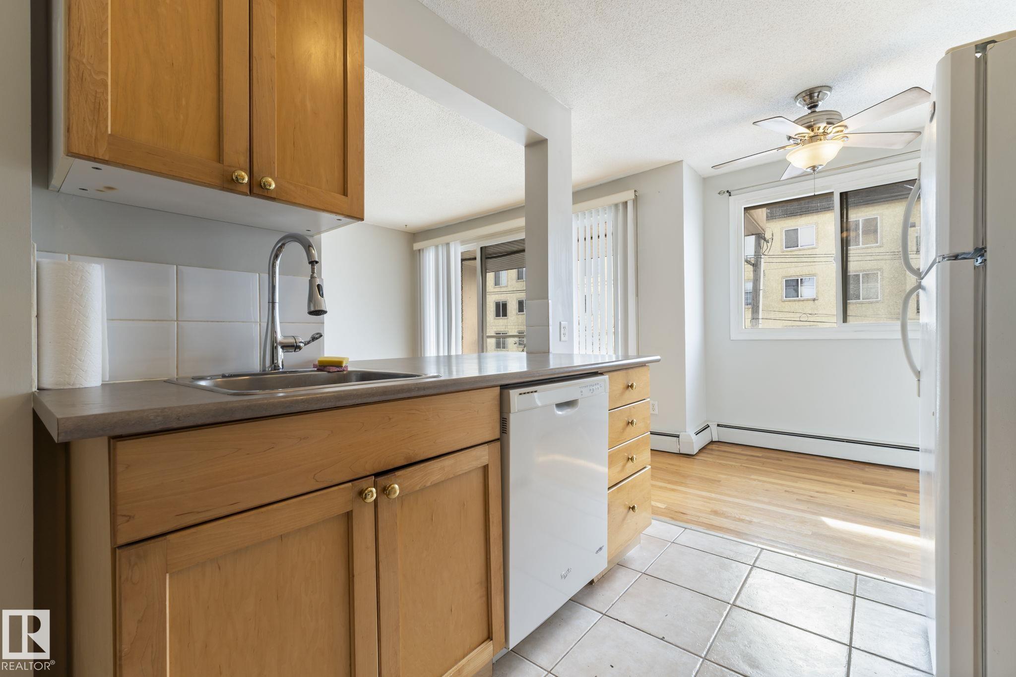 Photo 14 at 308 - 10230 120 Street NW, Wîhkwêntôwin, Edmonton