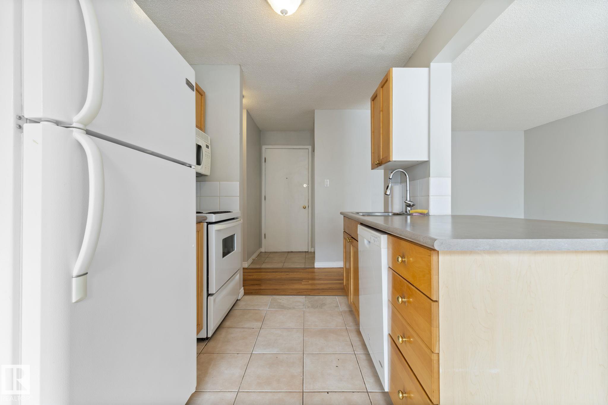 Photo 23 at 308 - 10230 120 Street NW, Wîhkwêntôwin, Edmonton