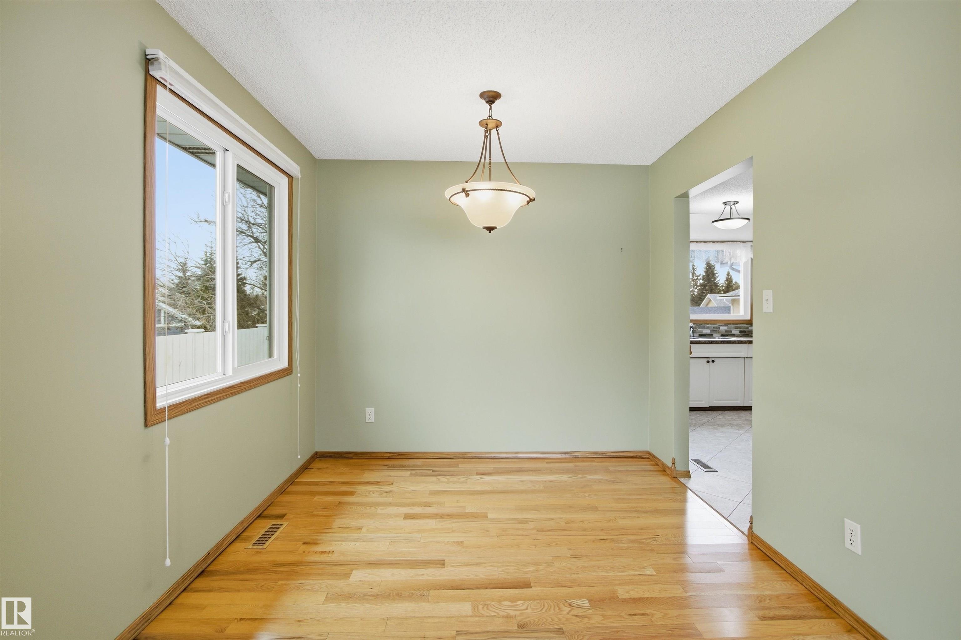 Photo 11 at 24 Penguin Crescent, Brentwood, Sherwood Park