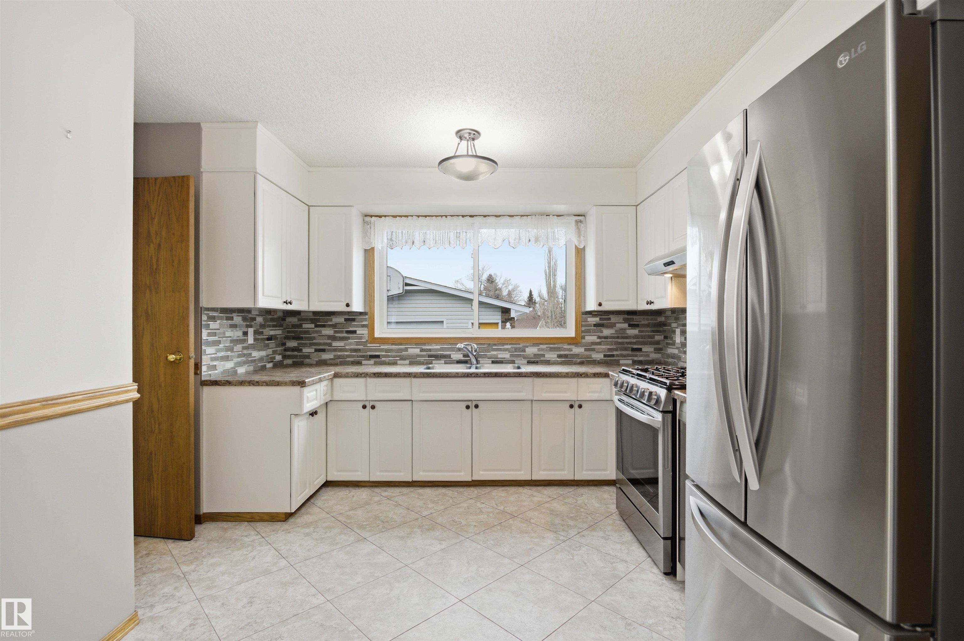 Photo 13 at 24 Penguin Crescent, Brentwood, Sherwood Park