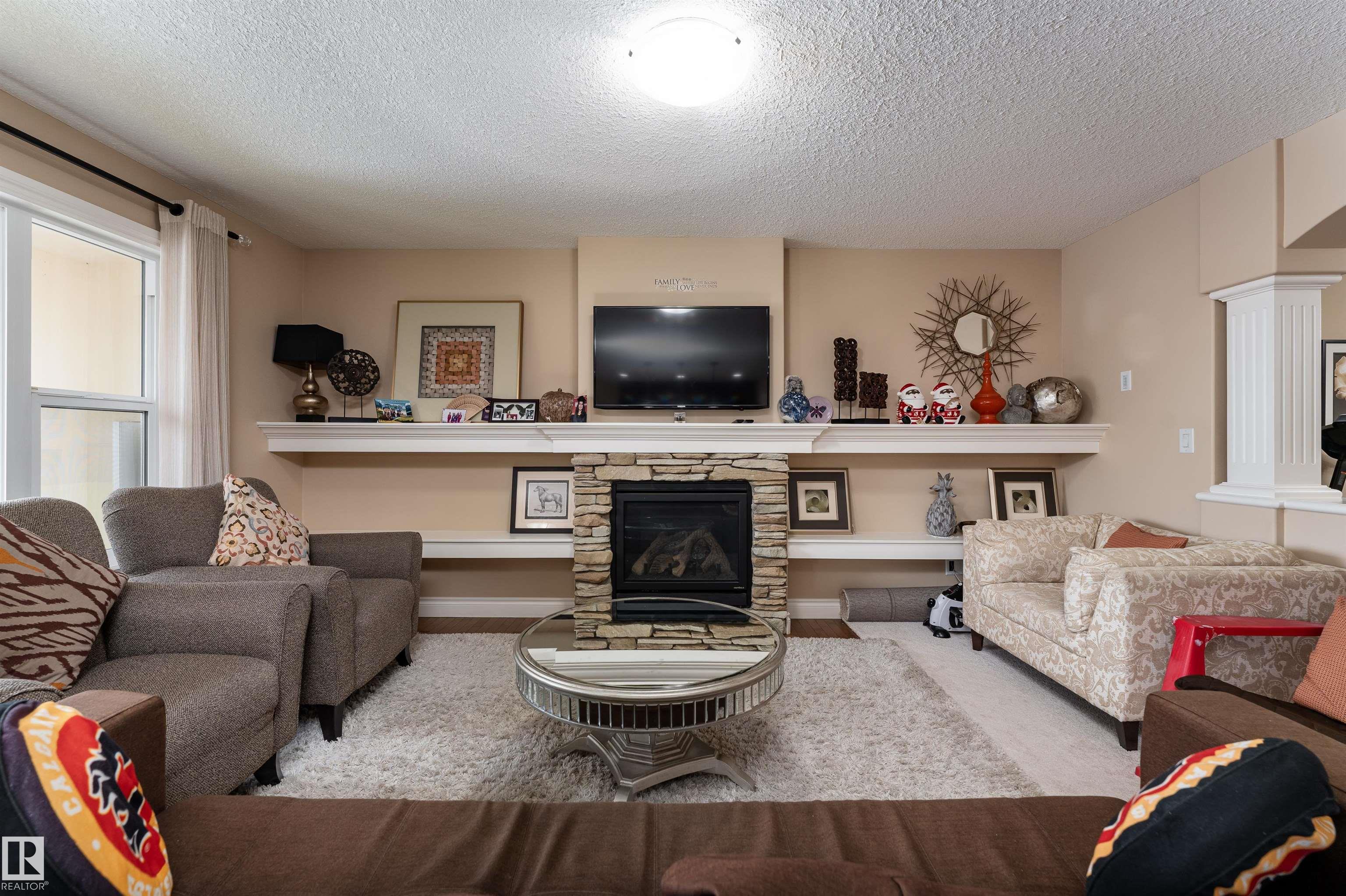 Photo 11 at 729 37a Avenue NW, Maple Crest, Edmonton