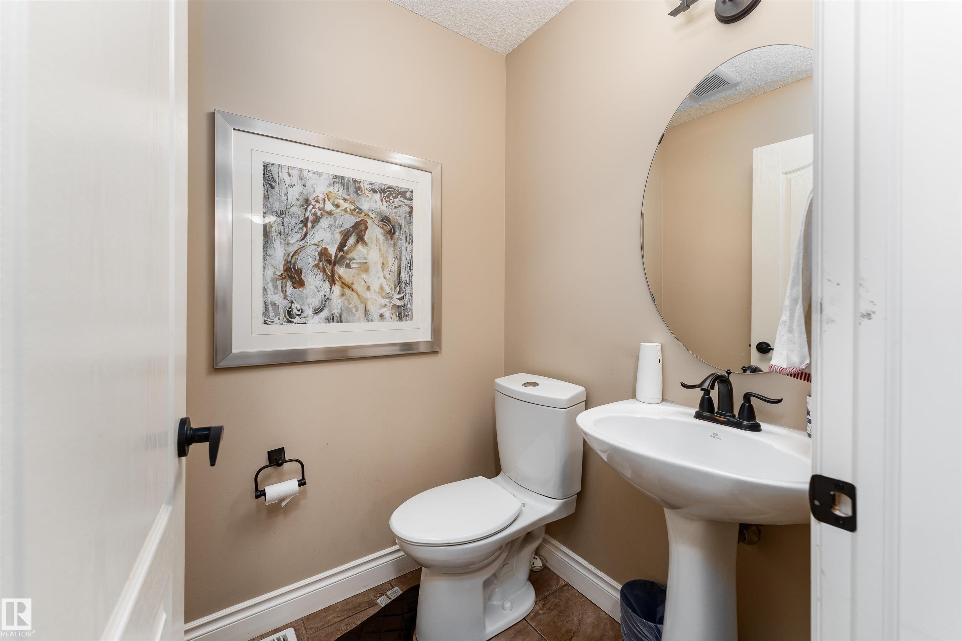 Photo 18 at 729 37a Avenue NW, Maple Crest, Edmonton