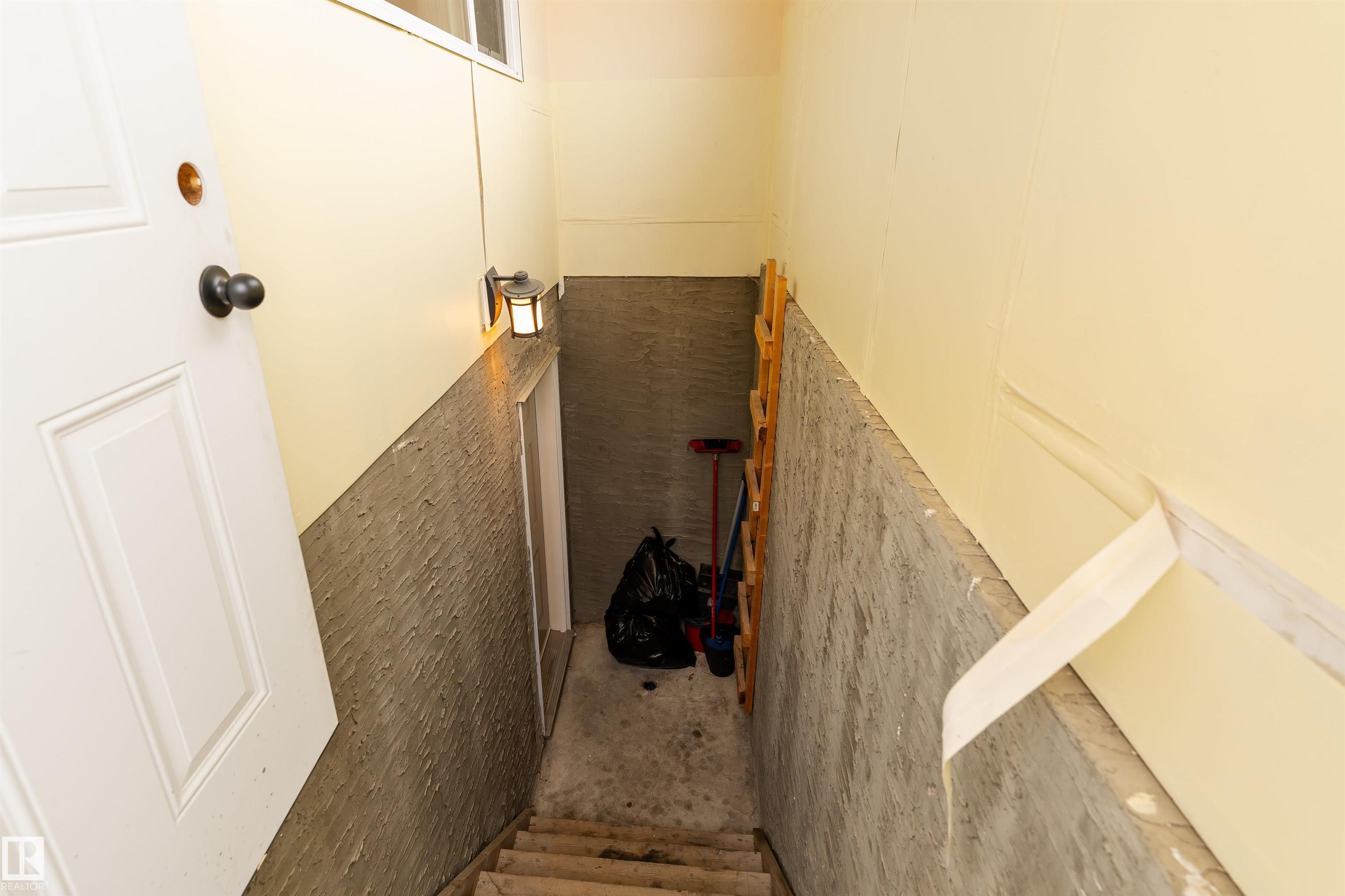 Photo 41 at 729 37a Avenue NW, Maple Crest, Edmonton