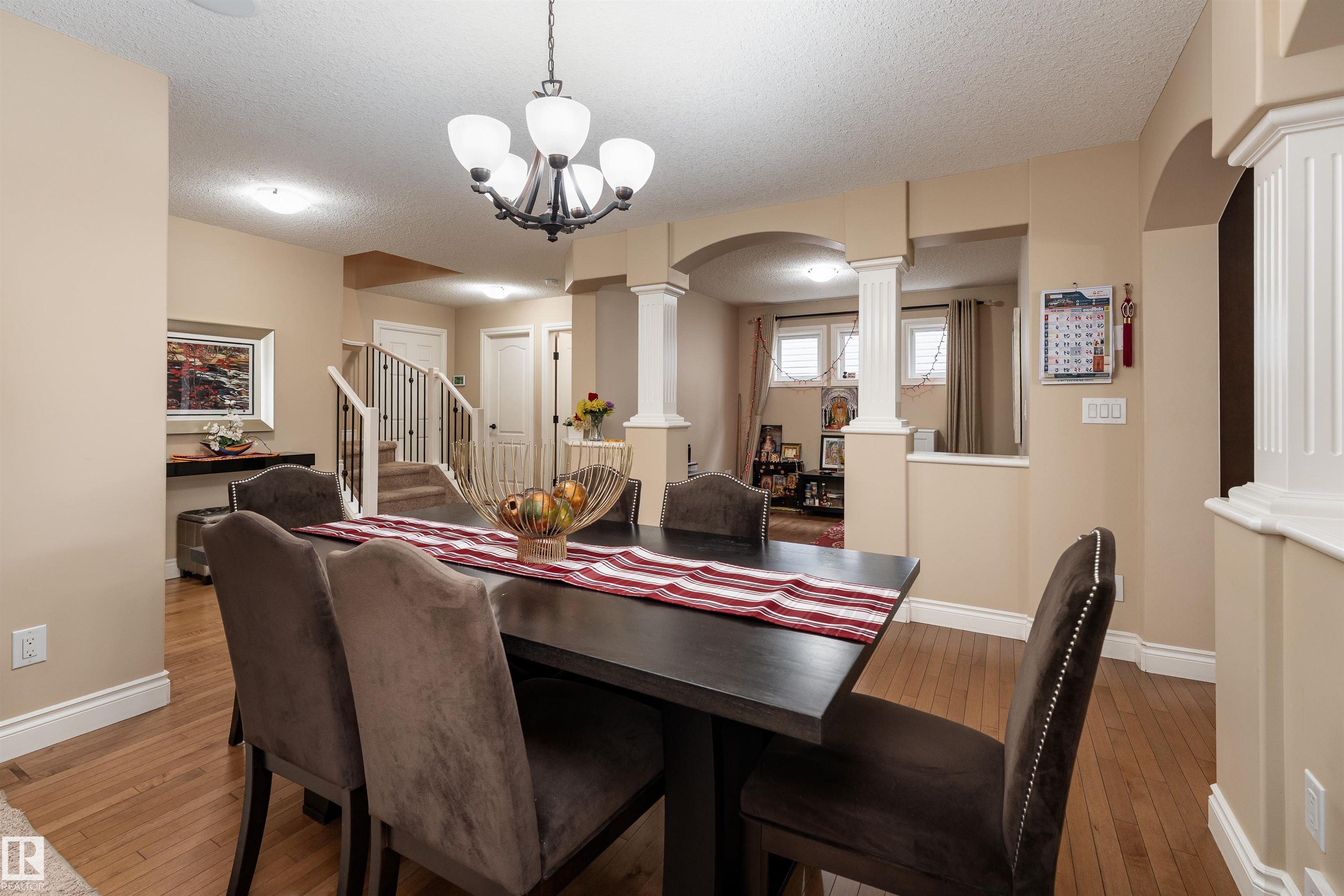 Photo 9 at 729 37a Avenue NW, Maple Crest, Edmonton