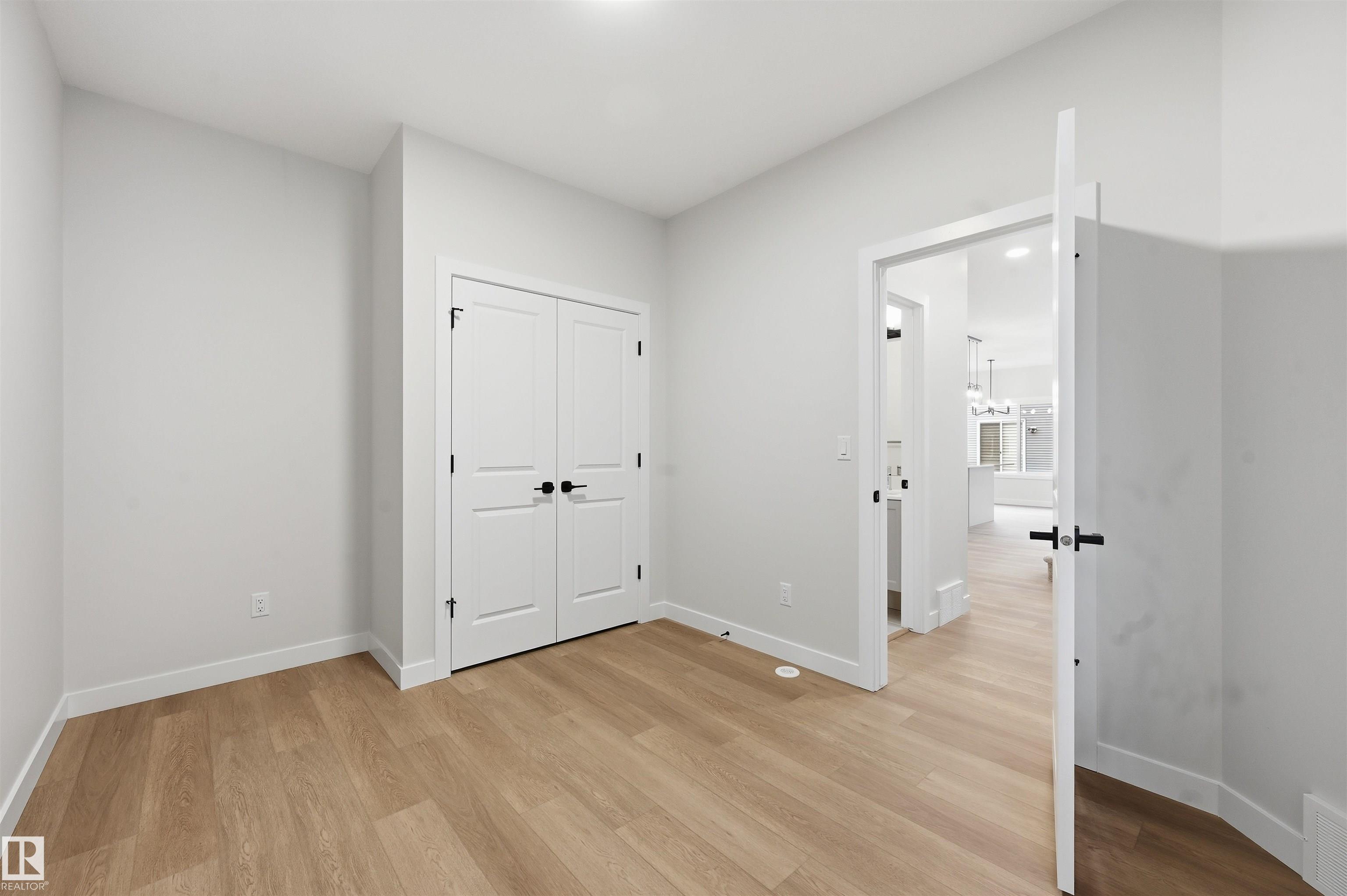 Photo 25 at 3036 Dixon Landing SW, Desrochers Area, Edmonton