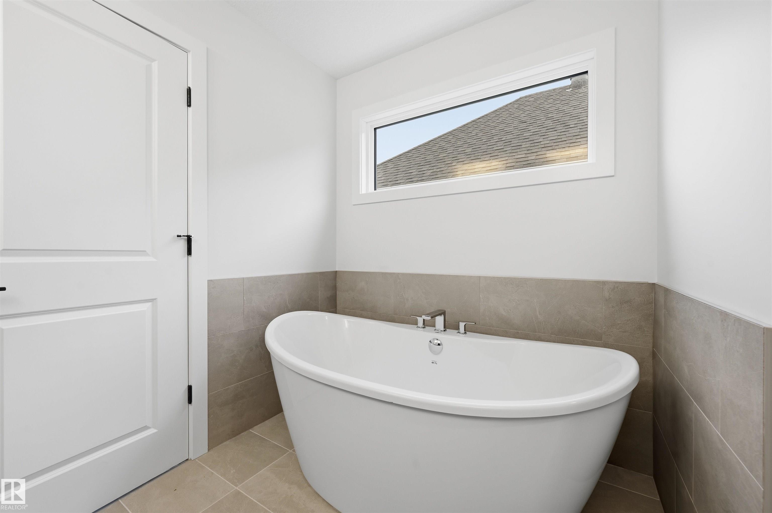 Photo 35 at 3230 Dixon Way SW, Desrochers Area, Edmonton