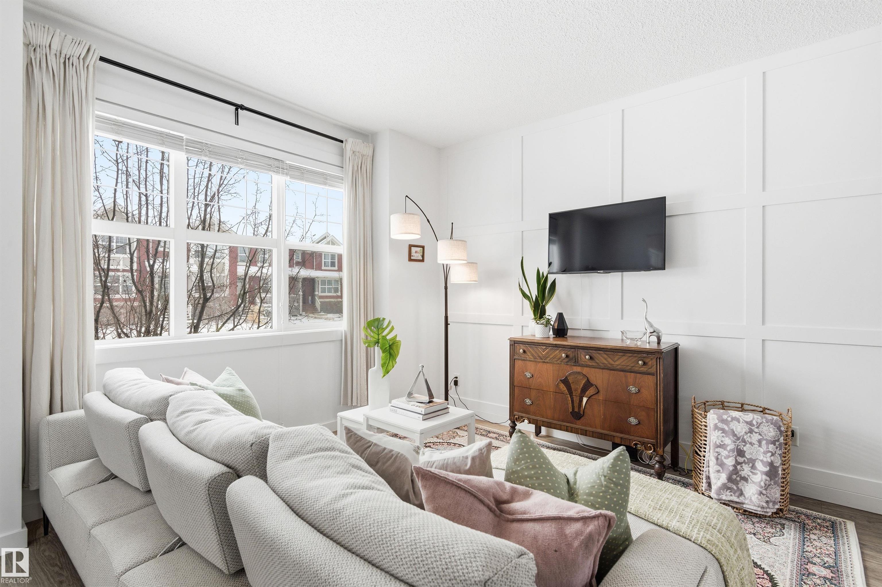 Photo 7 at 2217 Glenridding Boulevard SW, Glenridding Heights, Edmonton