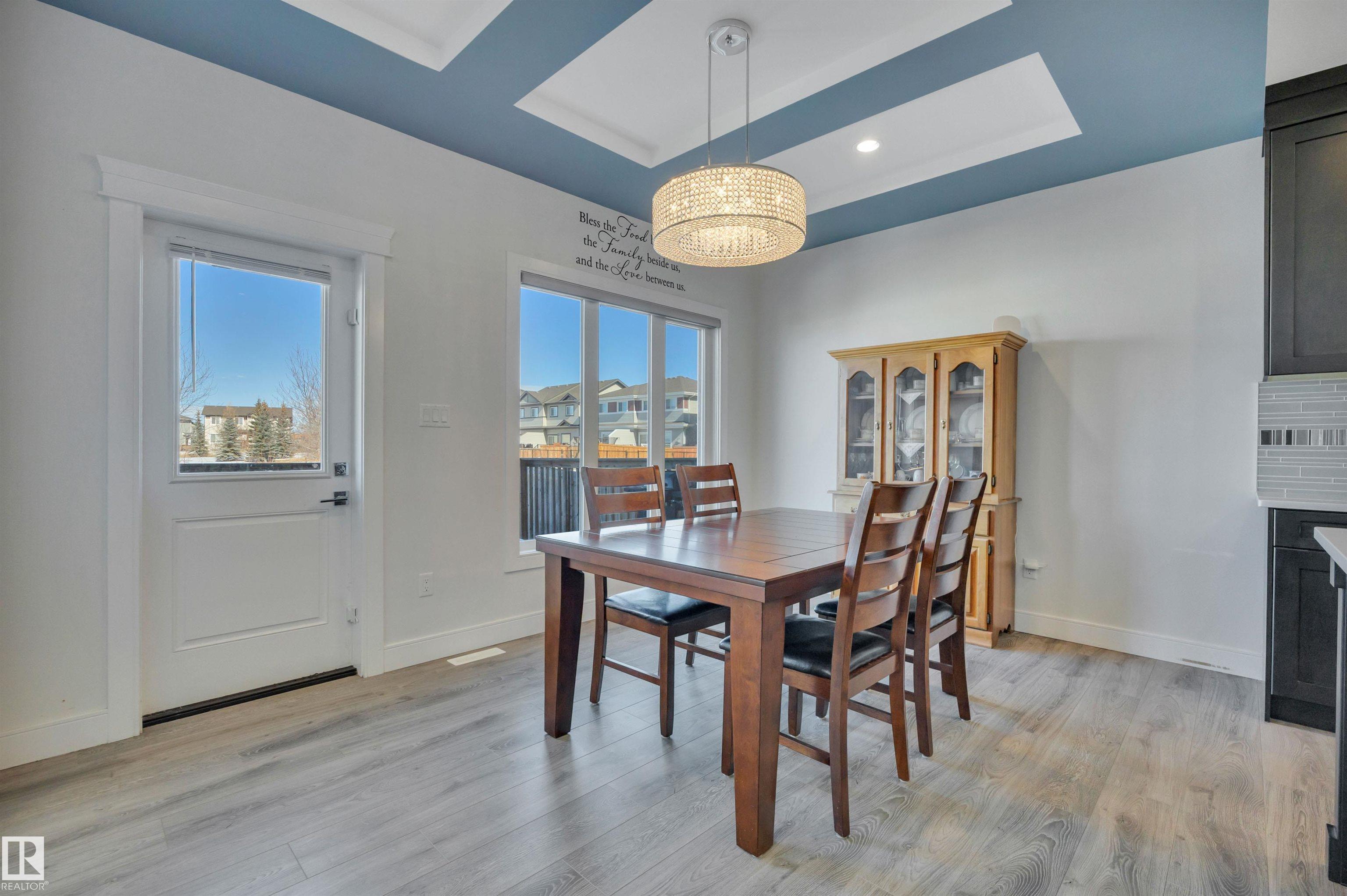 Photo 11 at 36 Sandalwood Place, Suntree, Leduc