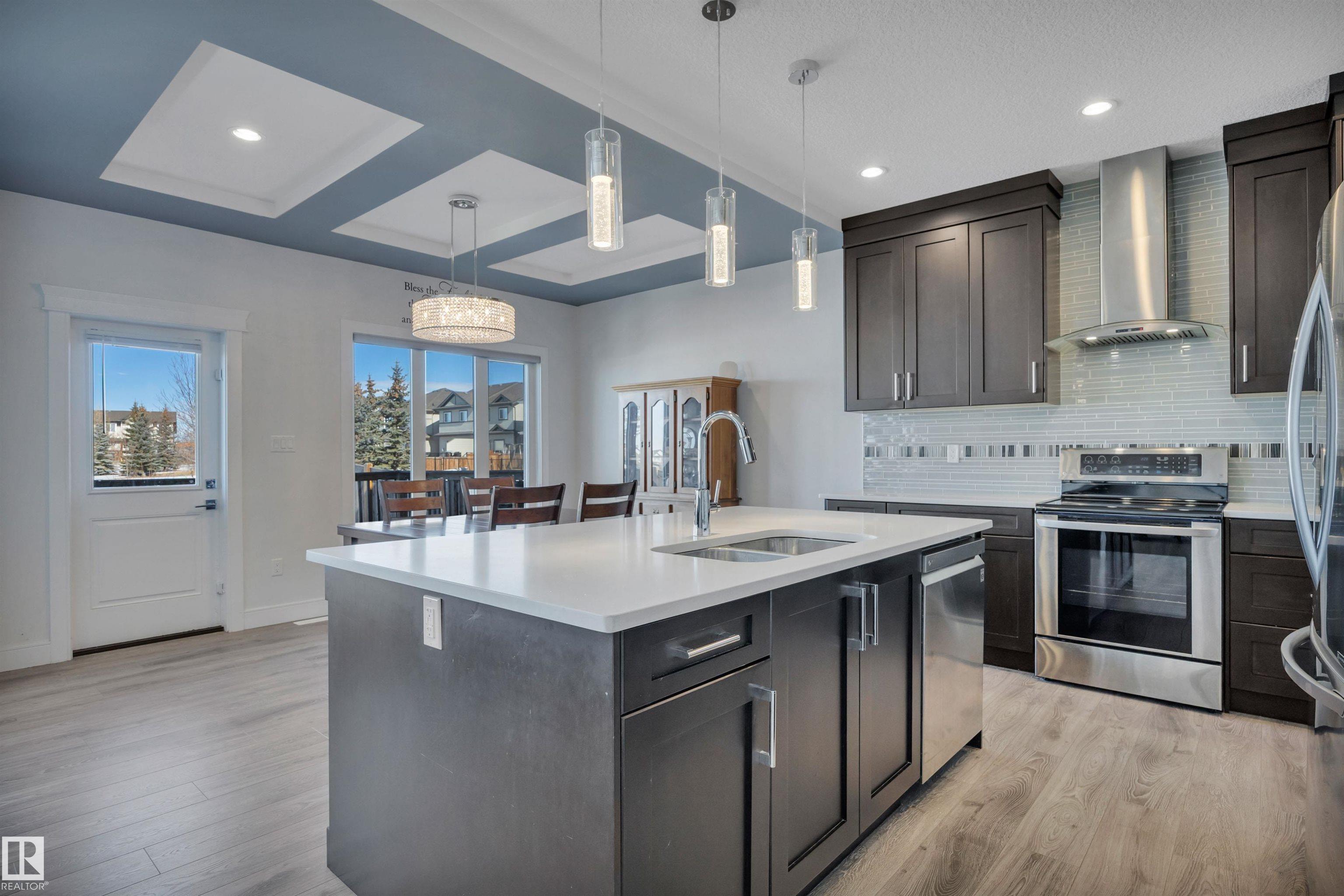 Photo 12 at 36 Sandalwood Place, Suntree, Leduc