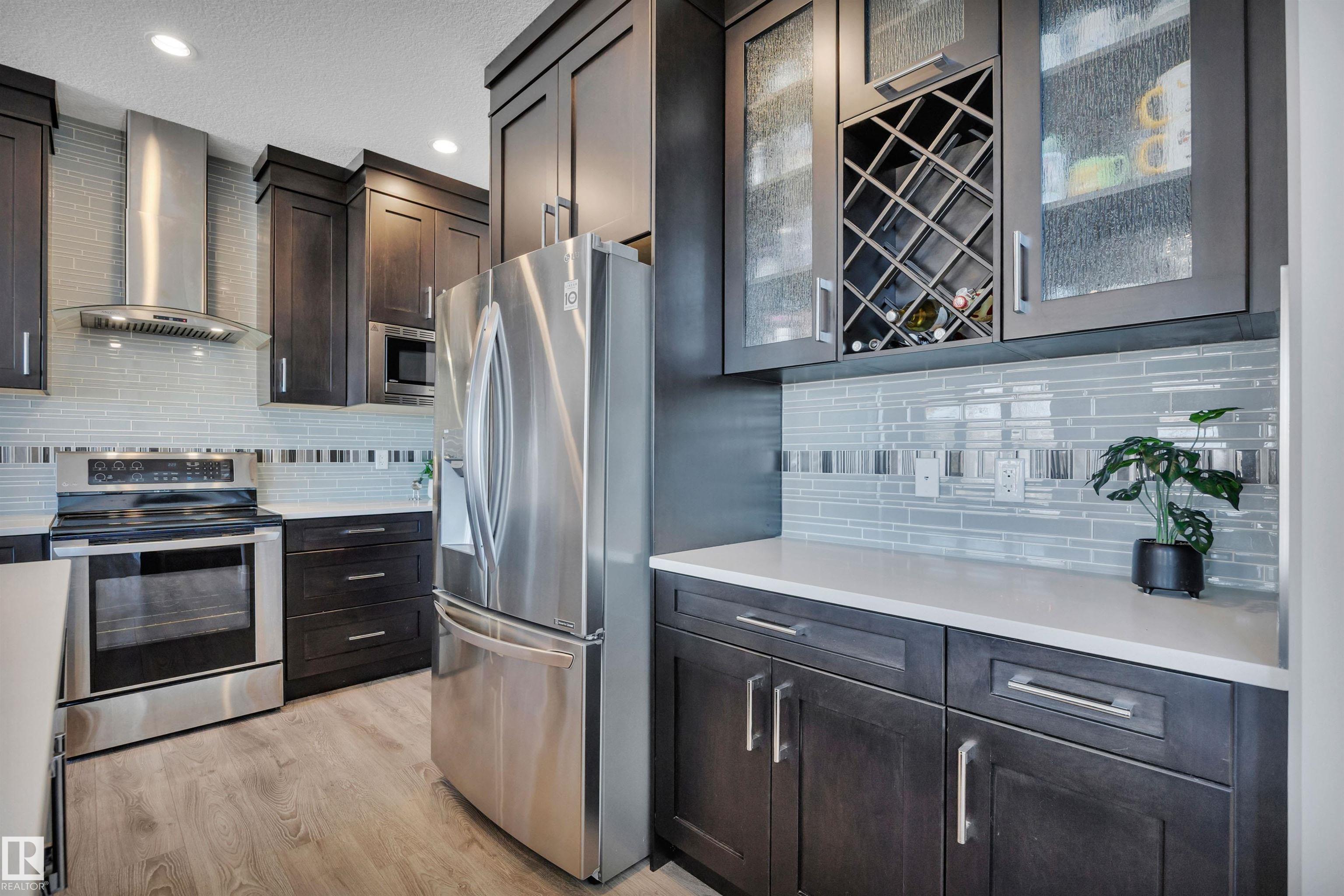 Photo 13 at 36 Sandalwood Place, Suntree, Leduc