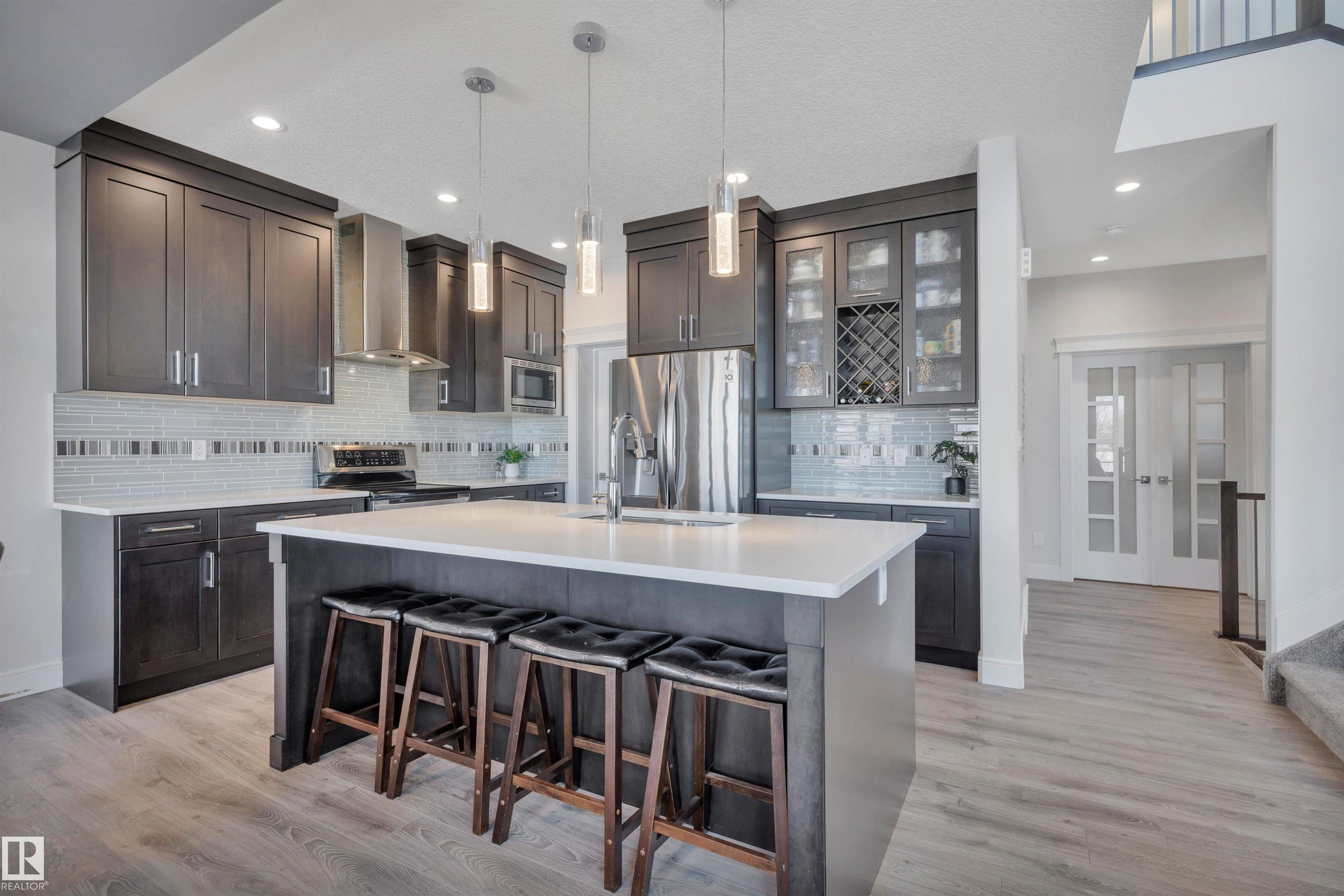 Photo 18 at 36 Sandalwood Place, Suntree, Leduc