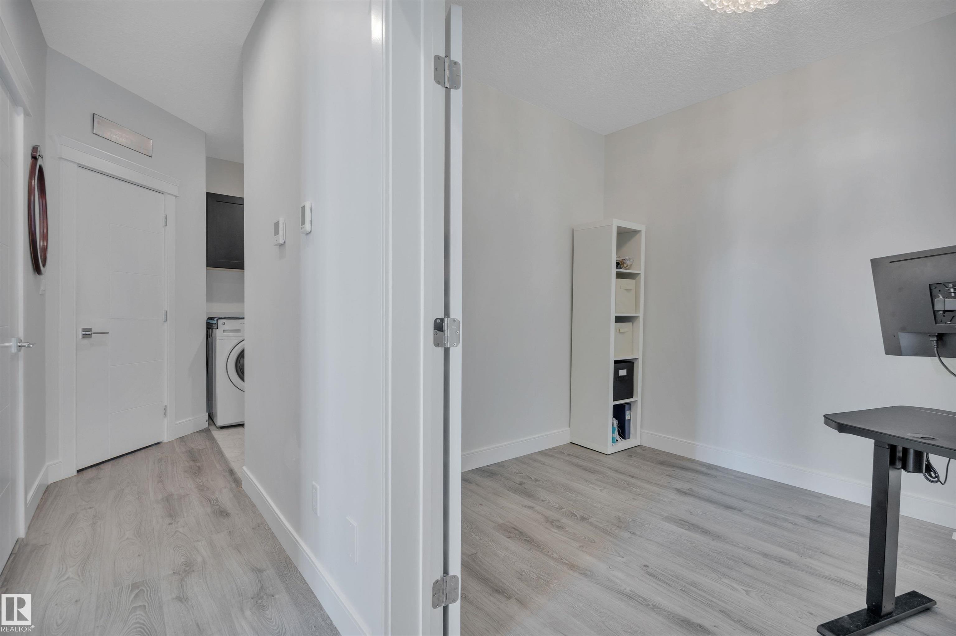 Photo 20 at 36 Sandalwood Place, Suntree, Leduc