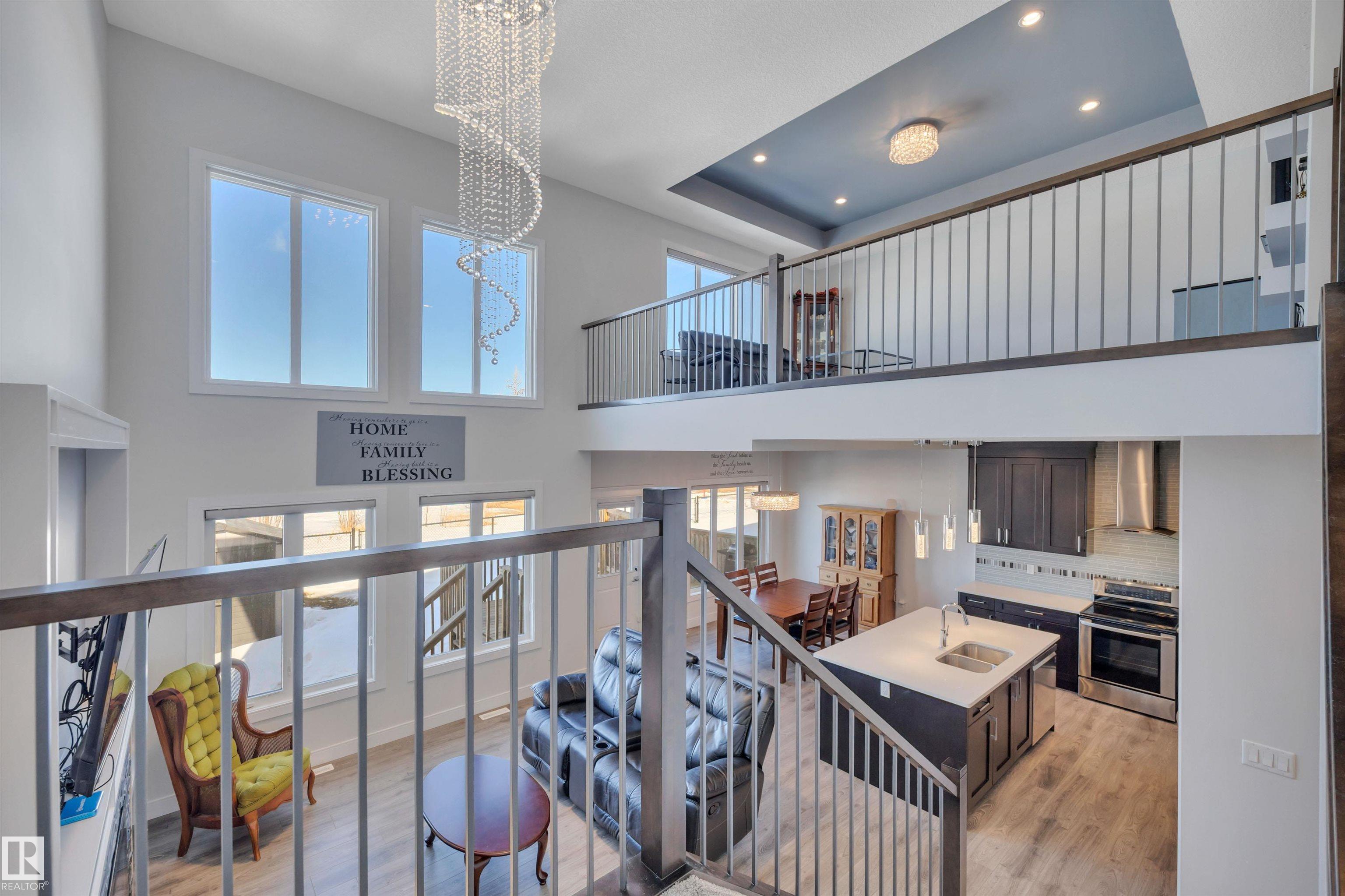 Photo 24 at 36 Sandalwood Place, Suntree, Leduc