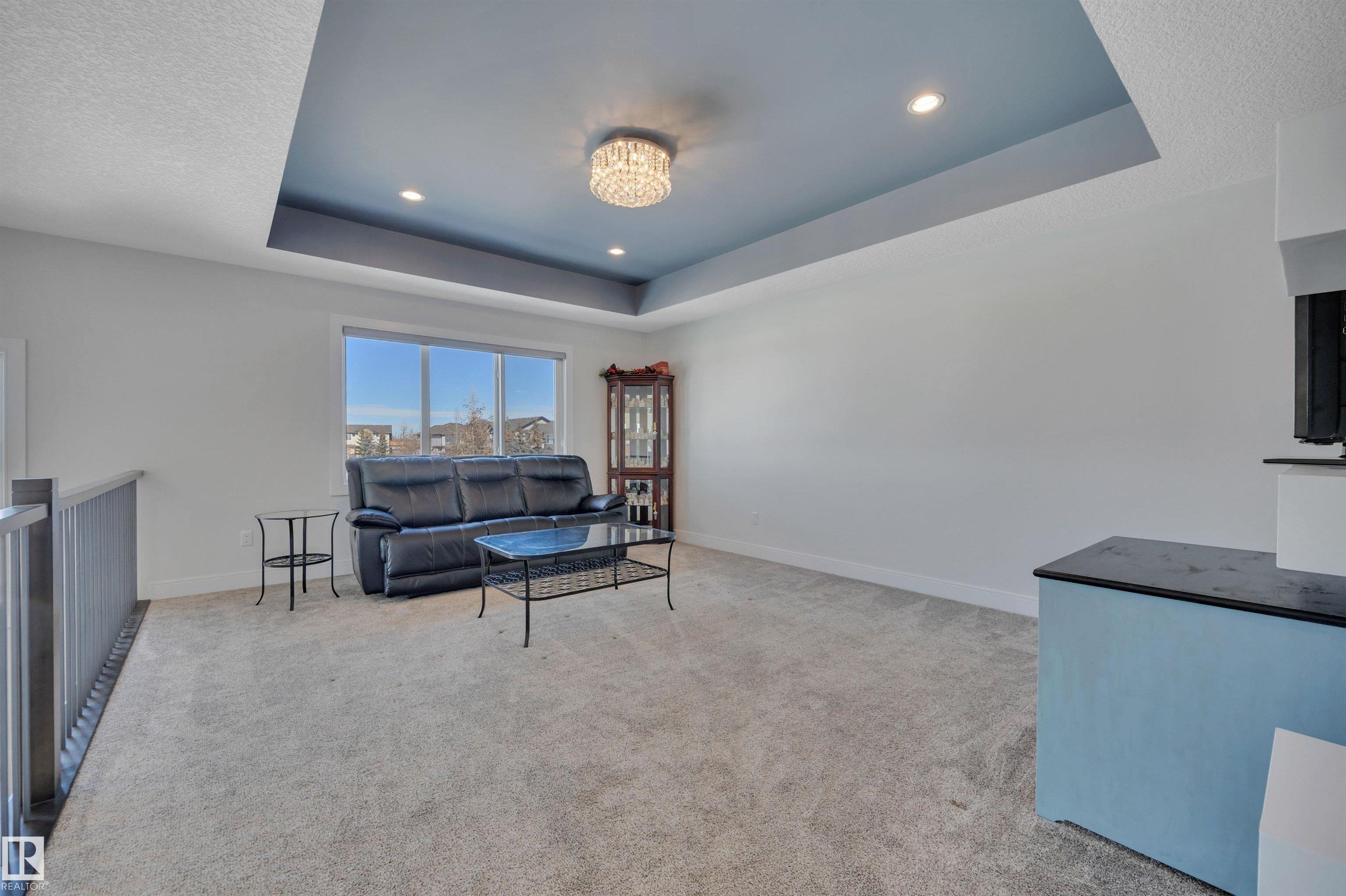 Photo 25 at 36 Sandalwood Place, Suntree, Leduc