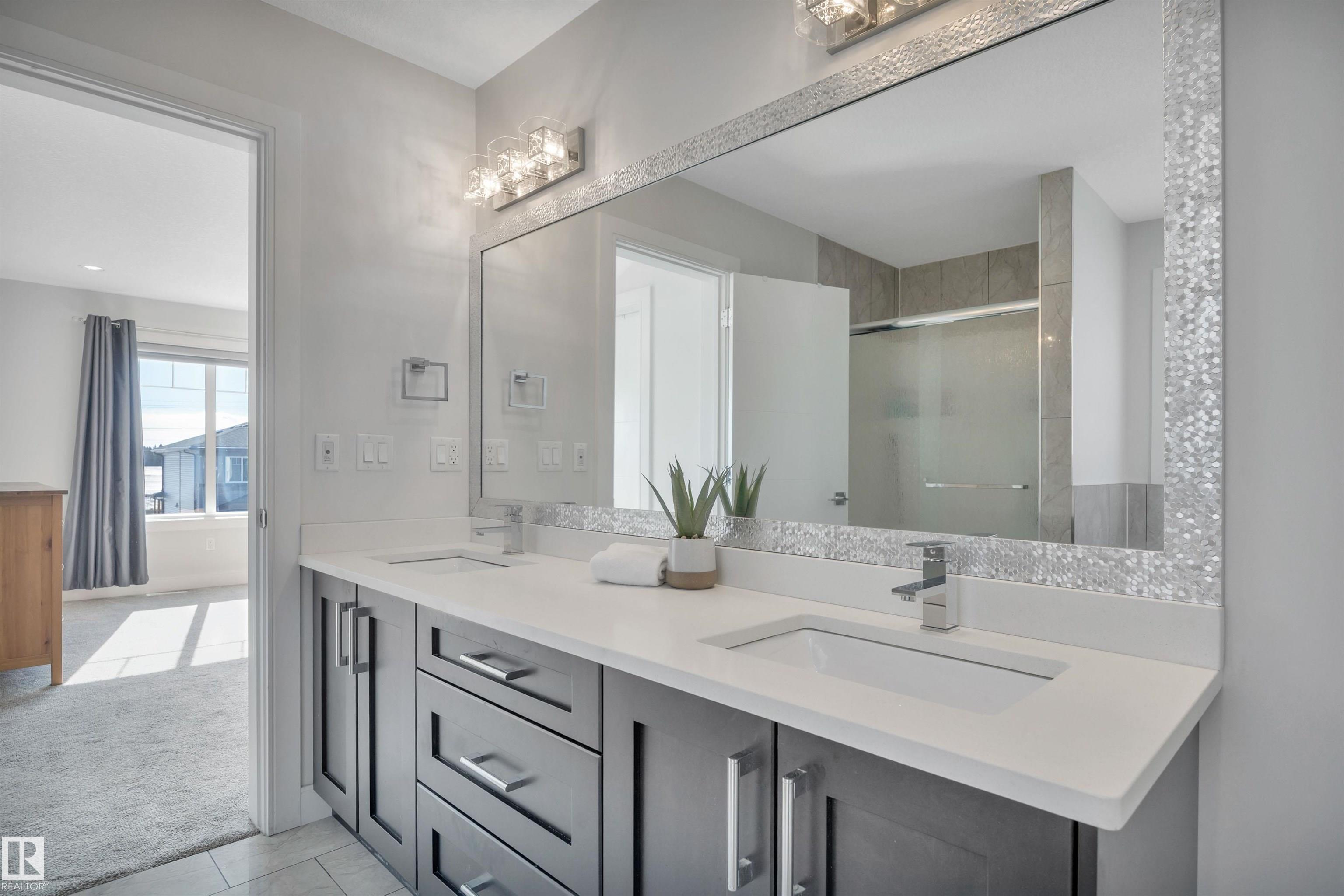 Photo 32 at 36 Sandalwood Place, Suntree, Leduc