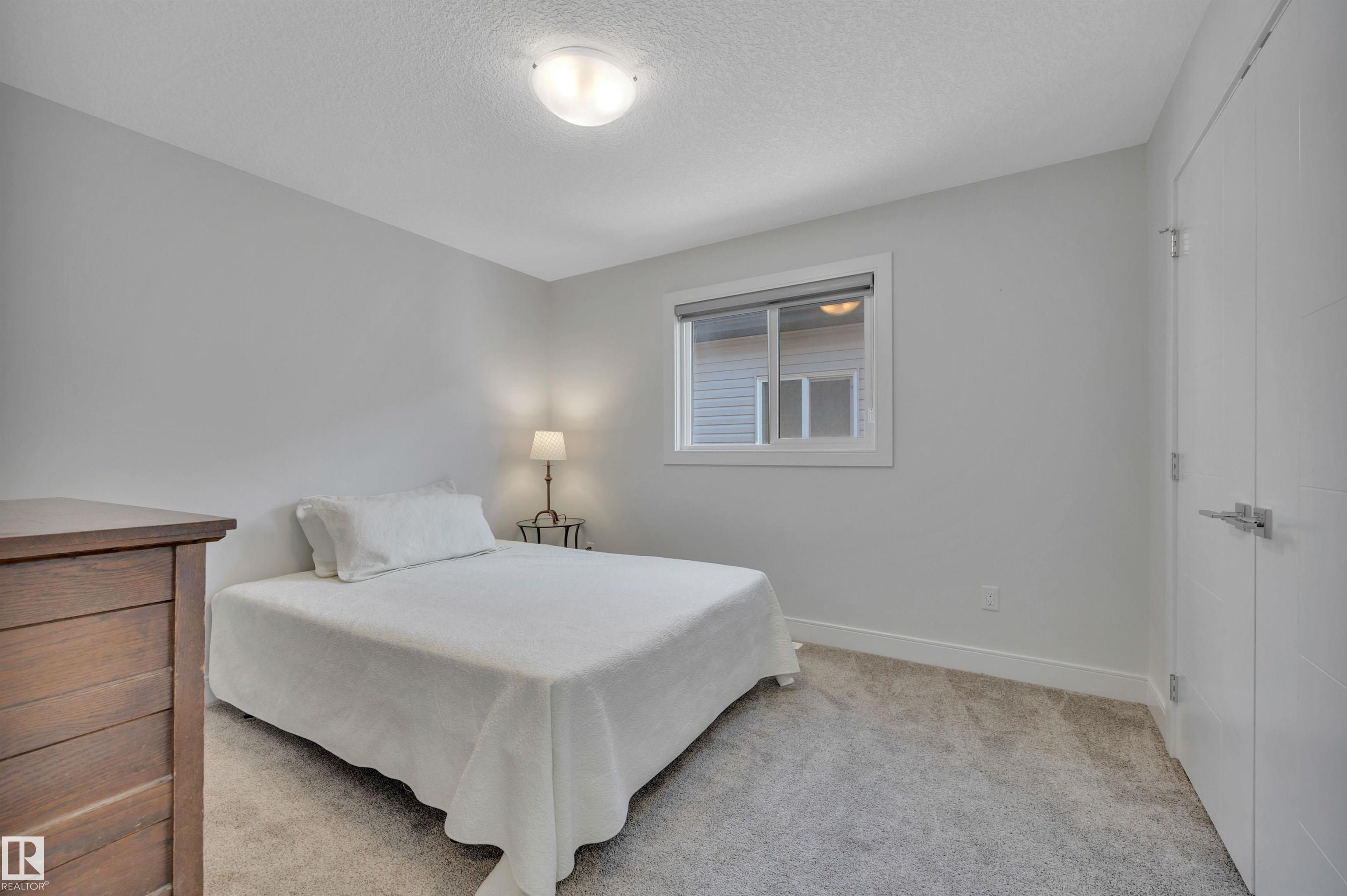 Photo 34 at 36 Sandalwood Place, Suntree, Leduc