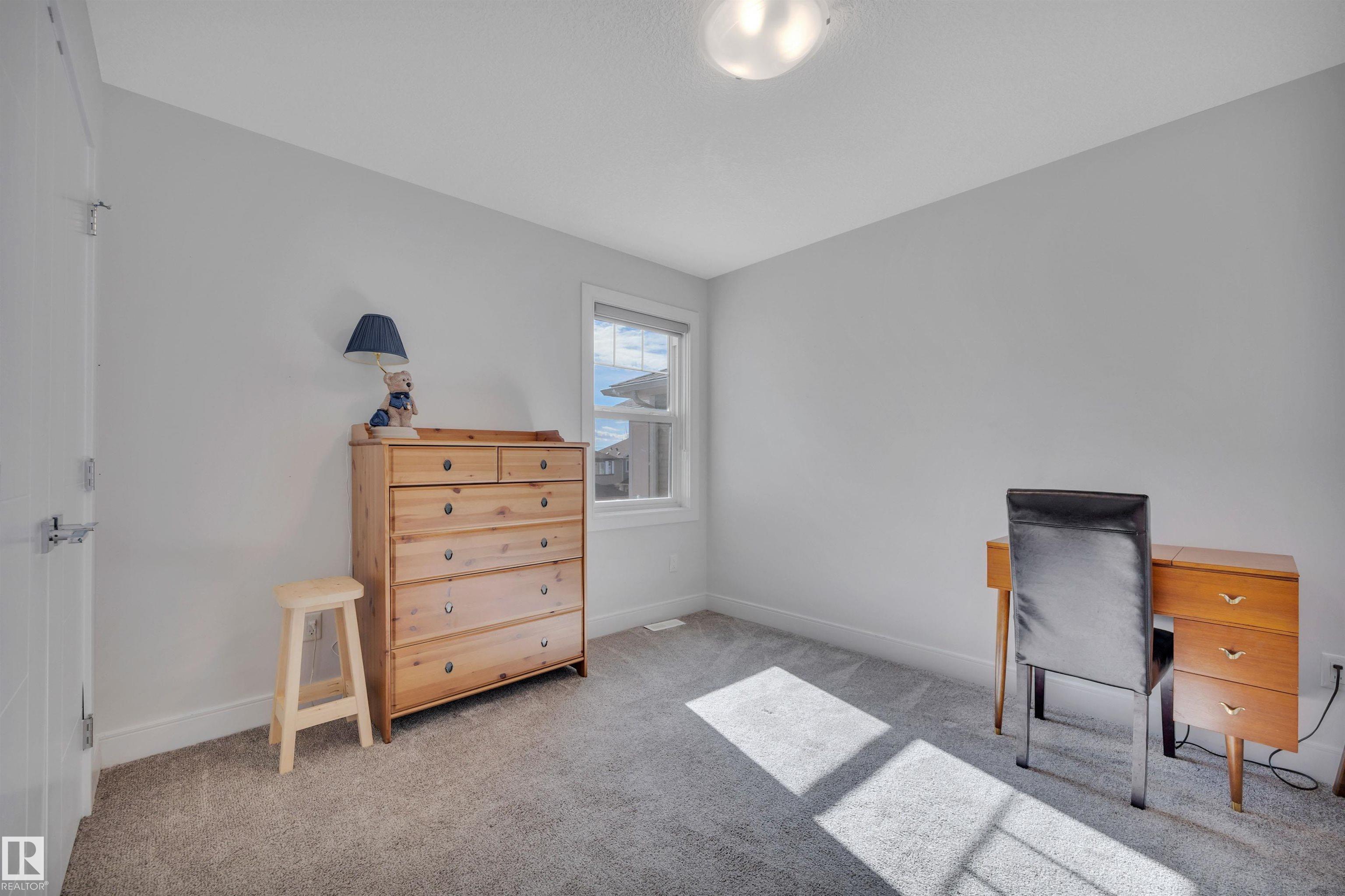 Photo 37 at 36 Sandalwood Place, Suntree, Leduc