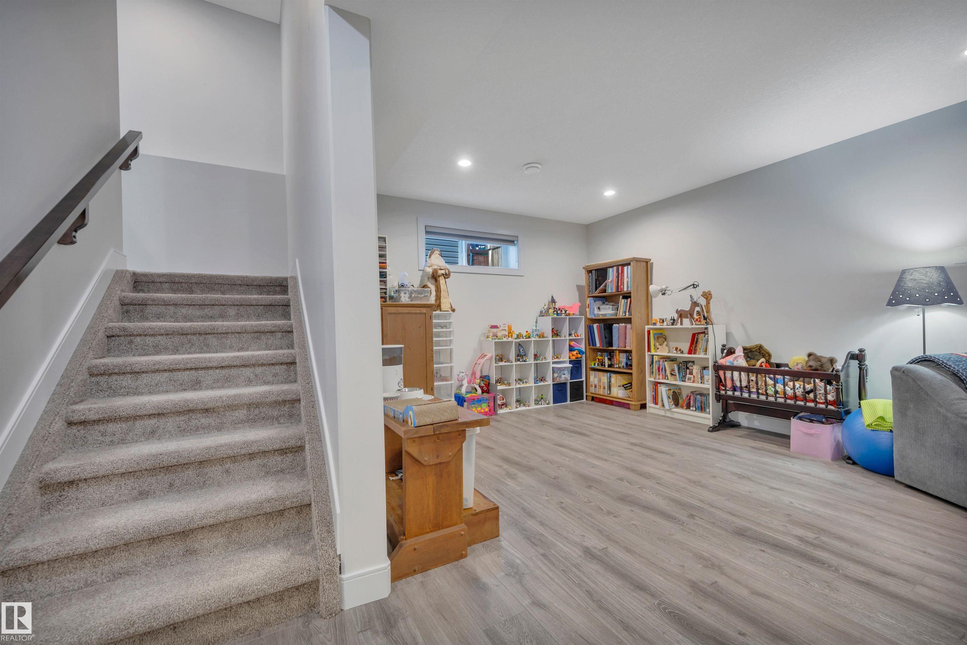 Photo 40 at 36 Sandalwood Place, Suntree, Leduc