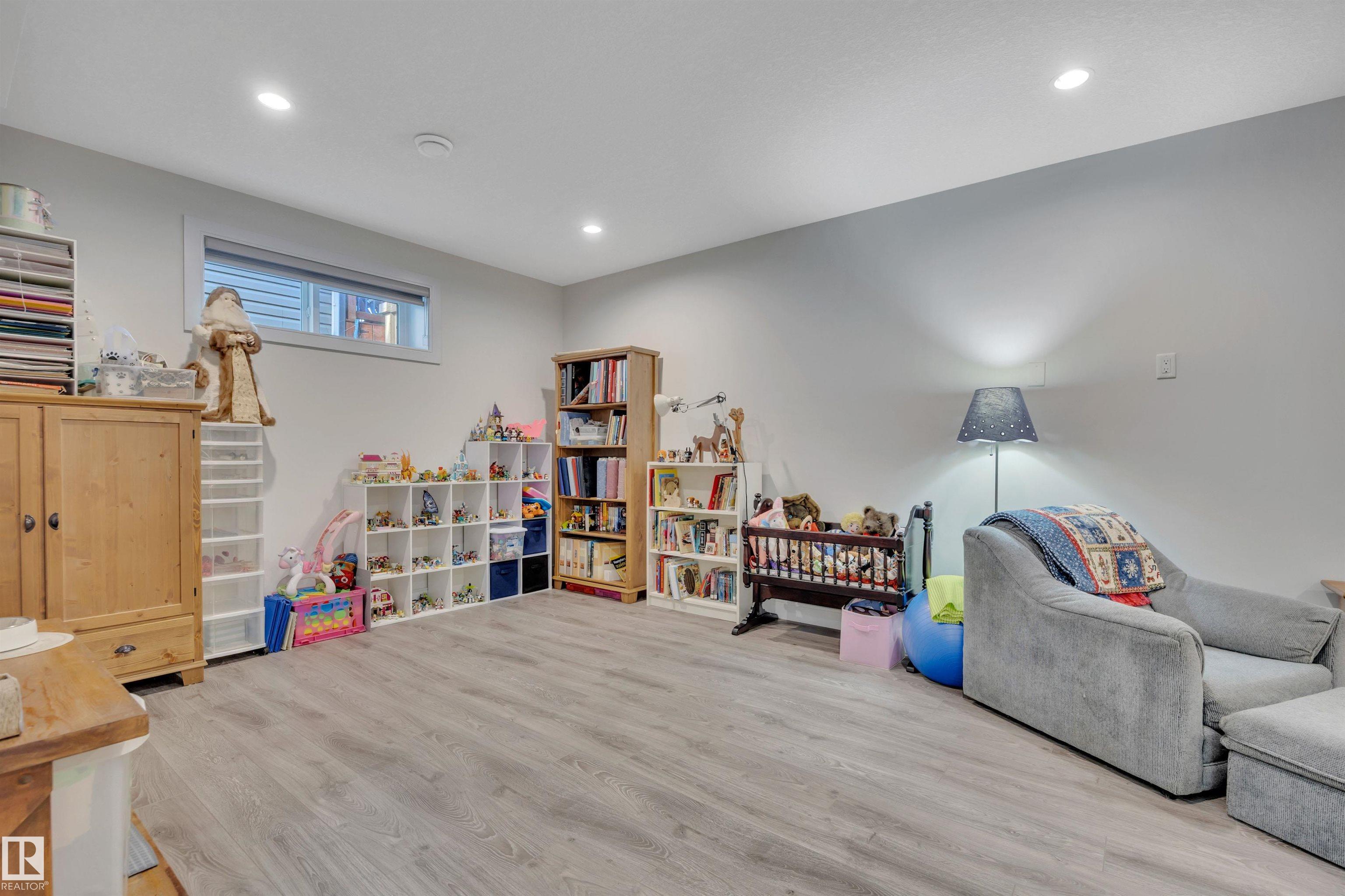 Photo 41 at 36 Sandalwood Place, Suntree, Leduc