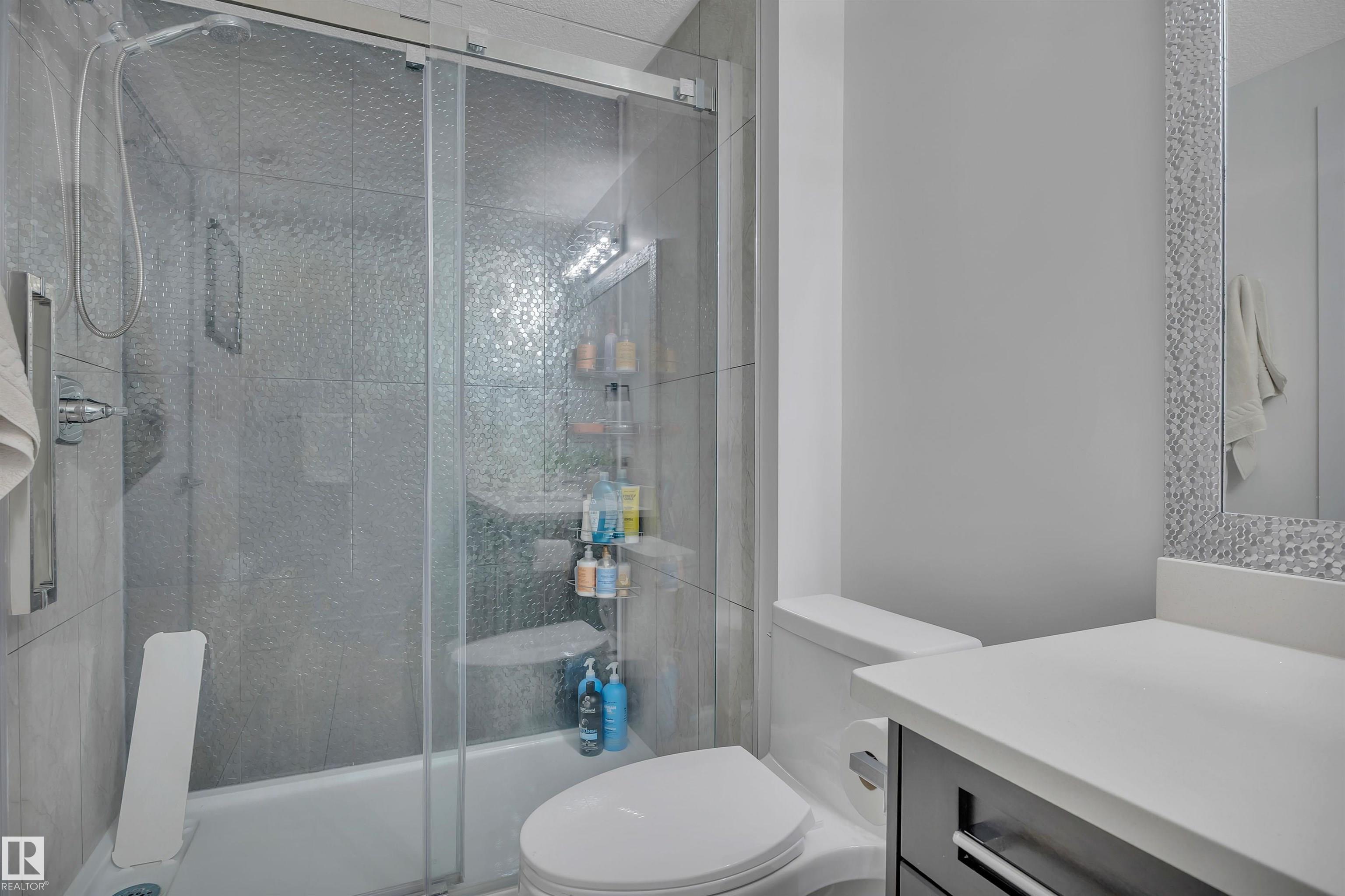 Photo 47 at 36 Sandalwood Place, Suntree, Leduc