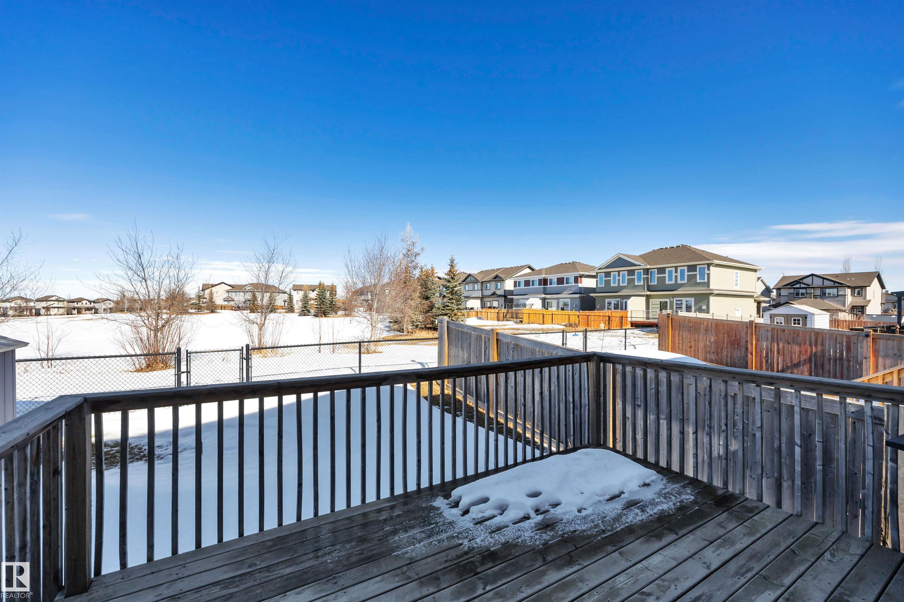 Photo 49 at 36 Sandalwood Place, Suntree, Leduc