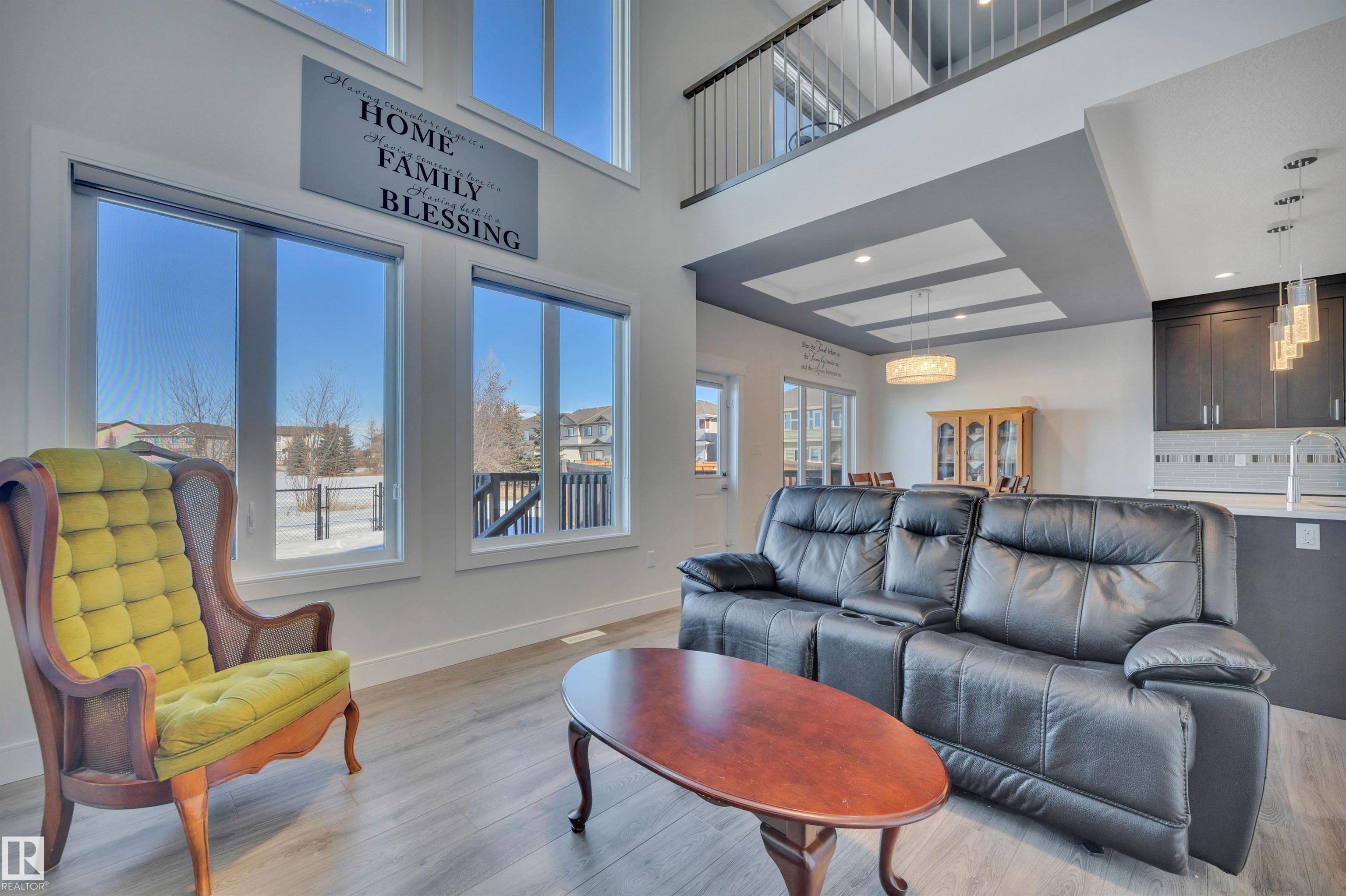 Photo 7 at 36 Sandalwood Place, Suntree, Leduc