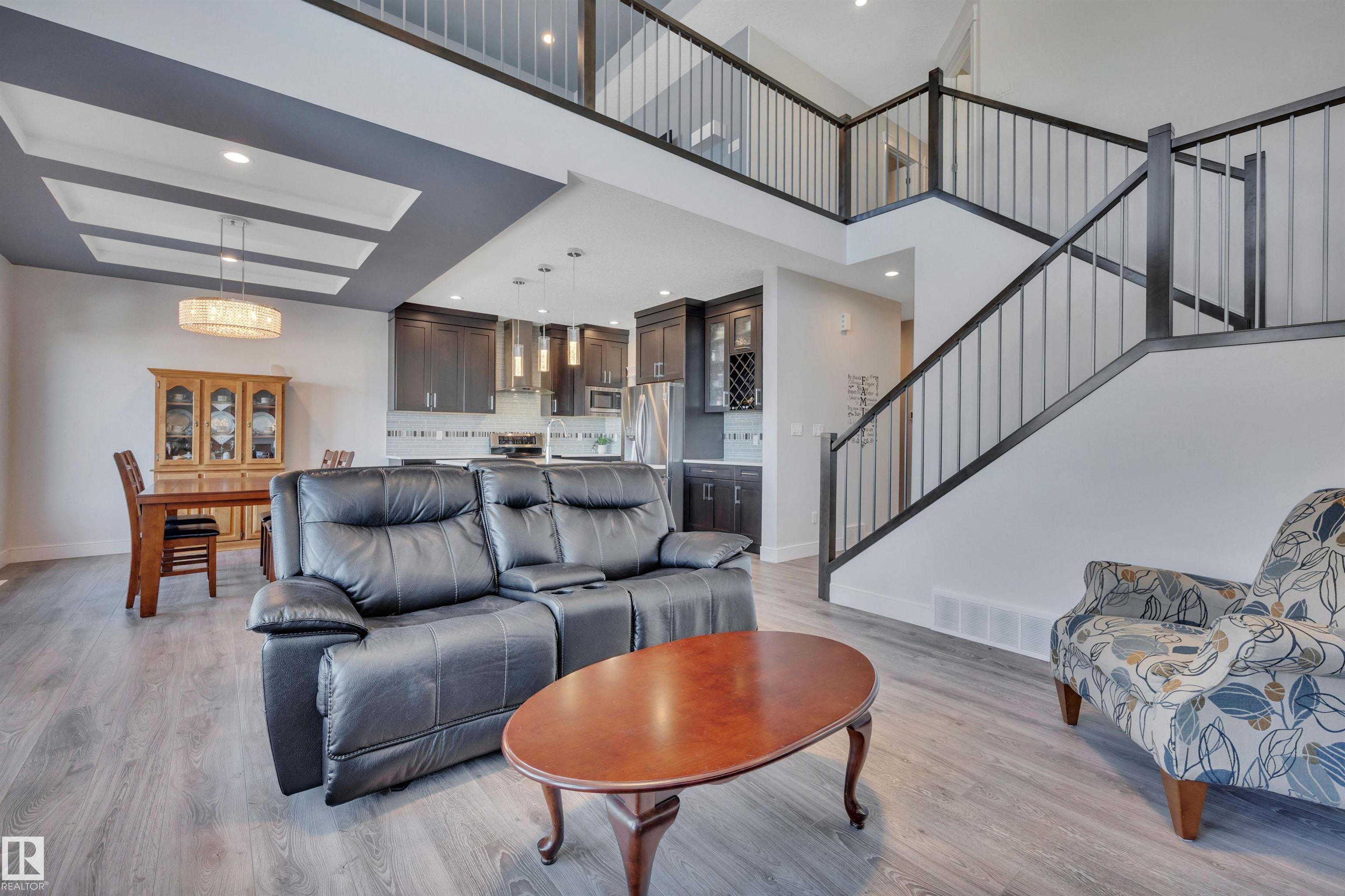 Photo 8 at 36 Sandalwood Place, Suntree, Leduc