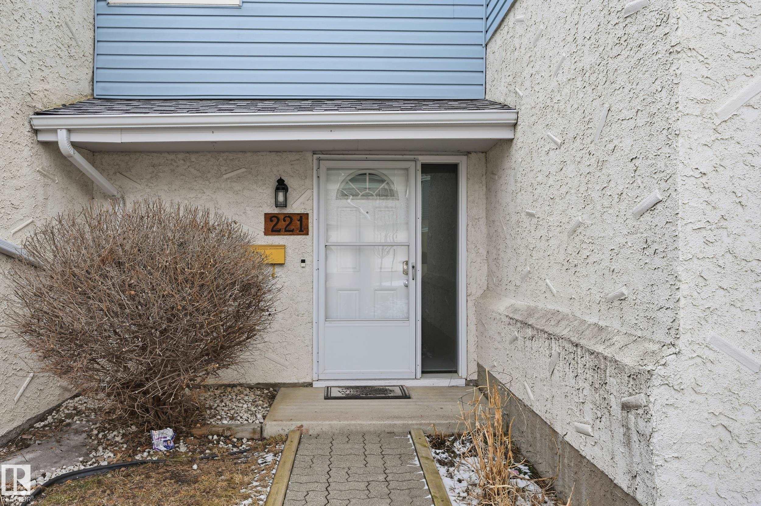 Picture for 221 CALLINGWOOD PL NW