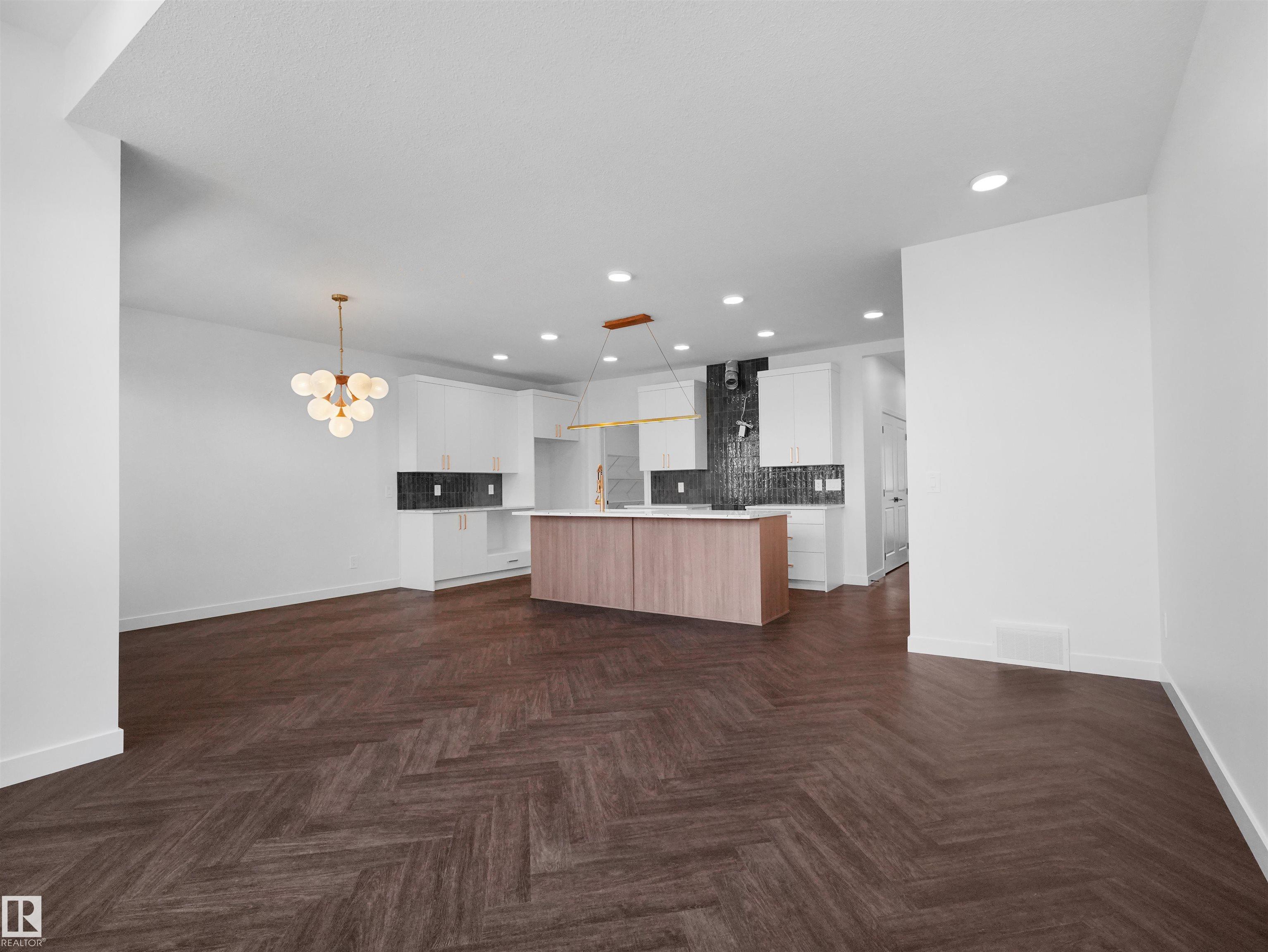 https://zimg.paragon.ice.com/ParagonImages/Property/PM/RAE/225391991/14/0/0/e836f3410c629efa79d4e840dd98622b/1/4f149c29b32aac8cdff4055f54edf58a/225391991-888701d6-e1a3-4727-91a4-3ad1461b4ab1.JPG