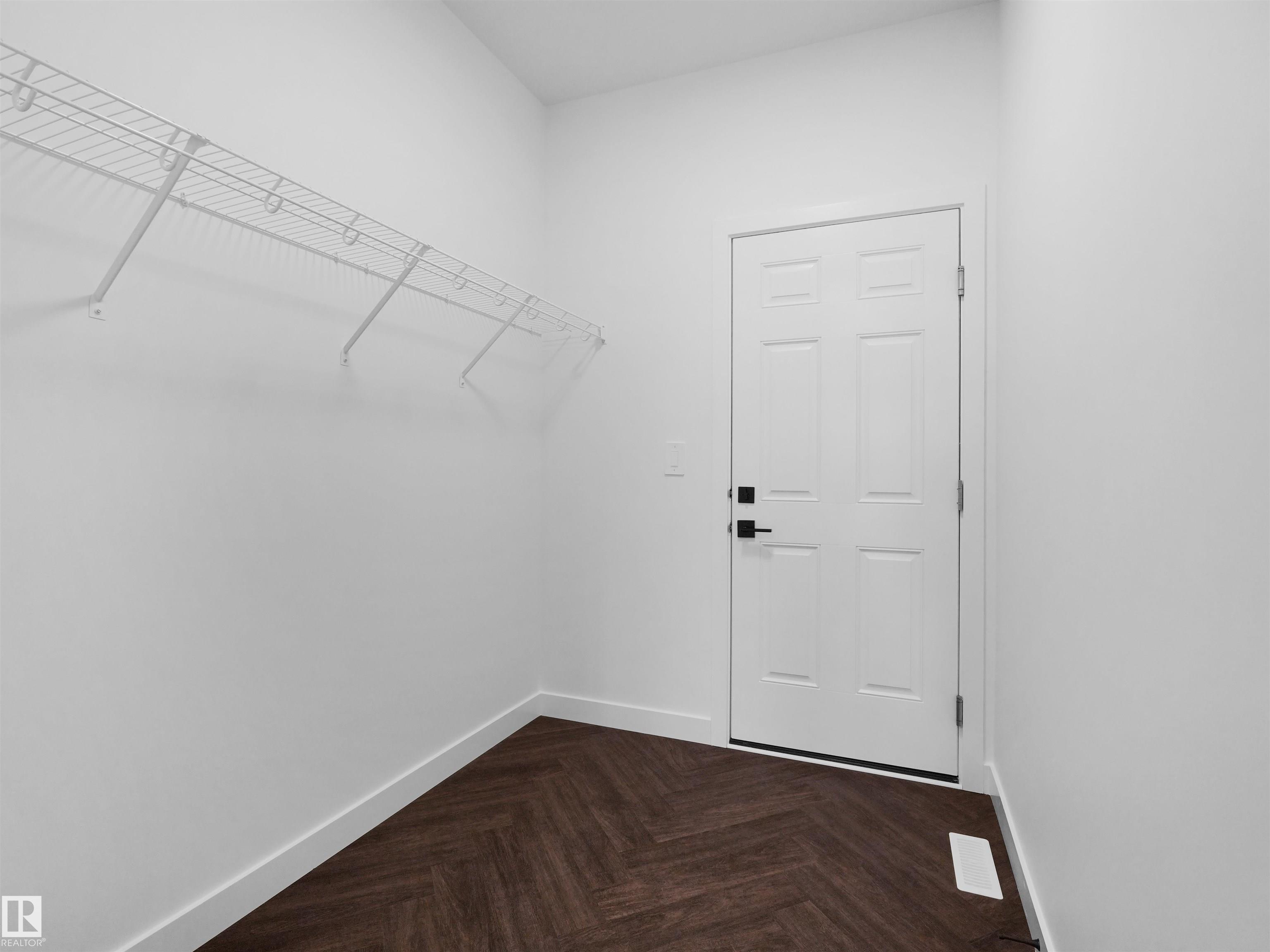 https://zimg.paragon.ice.com/ParagonImages/Property/PM/RAE/225391991/18/0/0/df2199cd07e0d108647e0769a913cade/1/4f149c29b32aac8cdff4055f54edf58a/225391991-f11379e2-99cf-4ef0-b6c7-b7d9064668b8.JPG