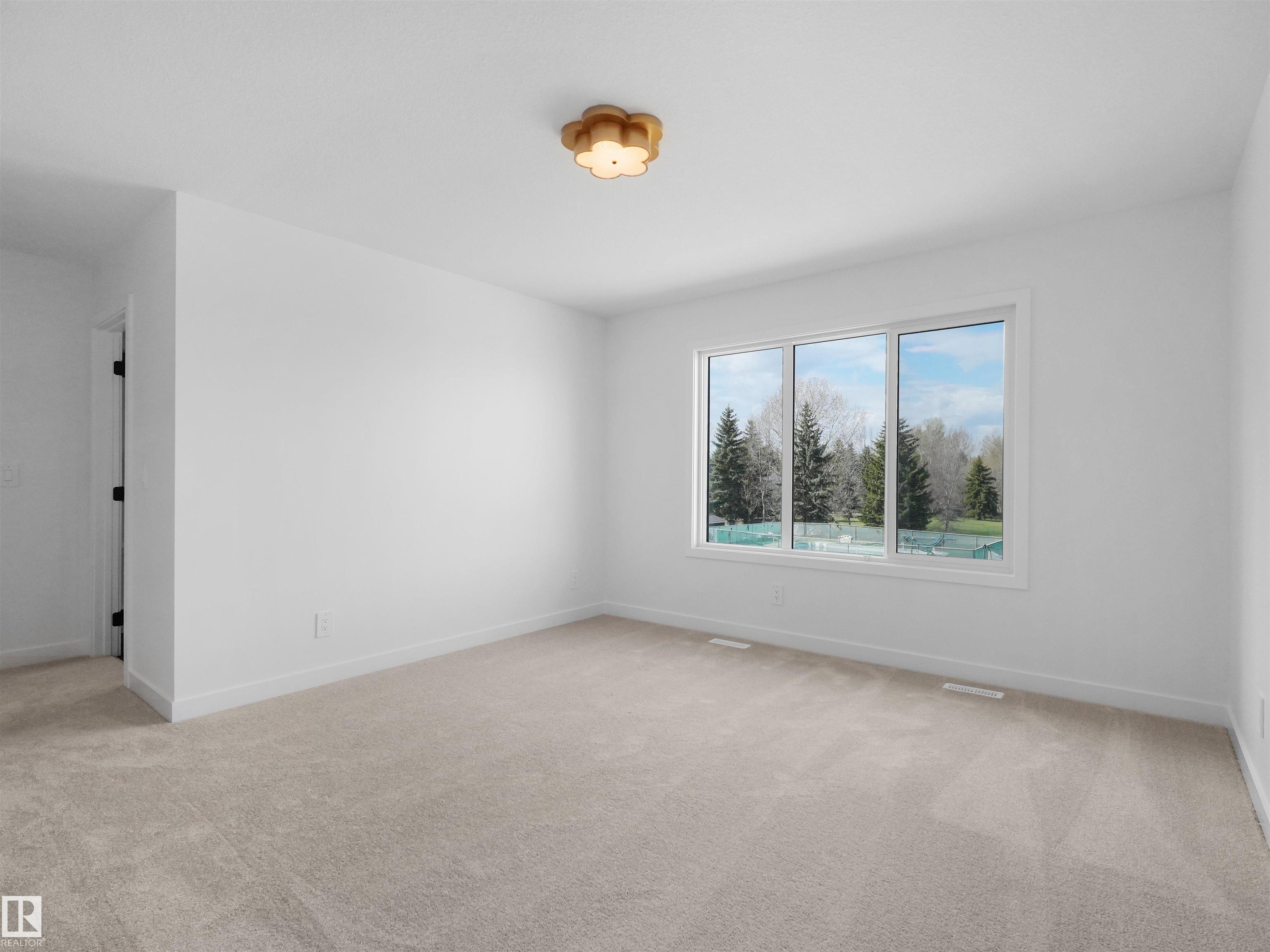 https://zimg.paragon.ice.com/ParagonImages/Property/PM/RAE/225391991/27/0/0/568608c3dcf3e33674b8518a1de66930/1/4f149c29b32aac8cdff4055f54edf58a/225391991-46b75bbd-5ae2-412d-b974-964fc76106fe.JPG