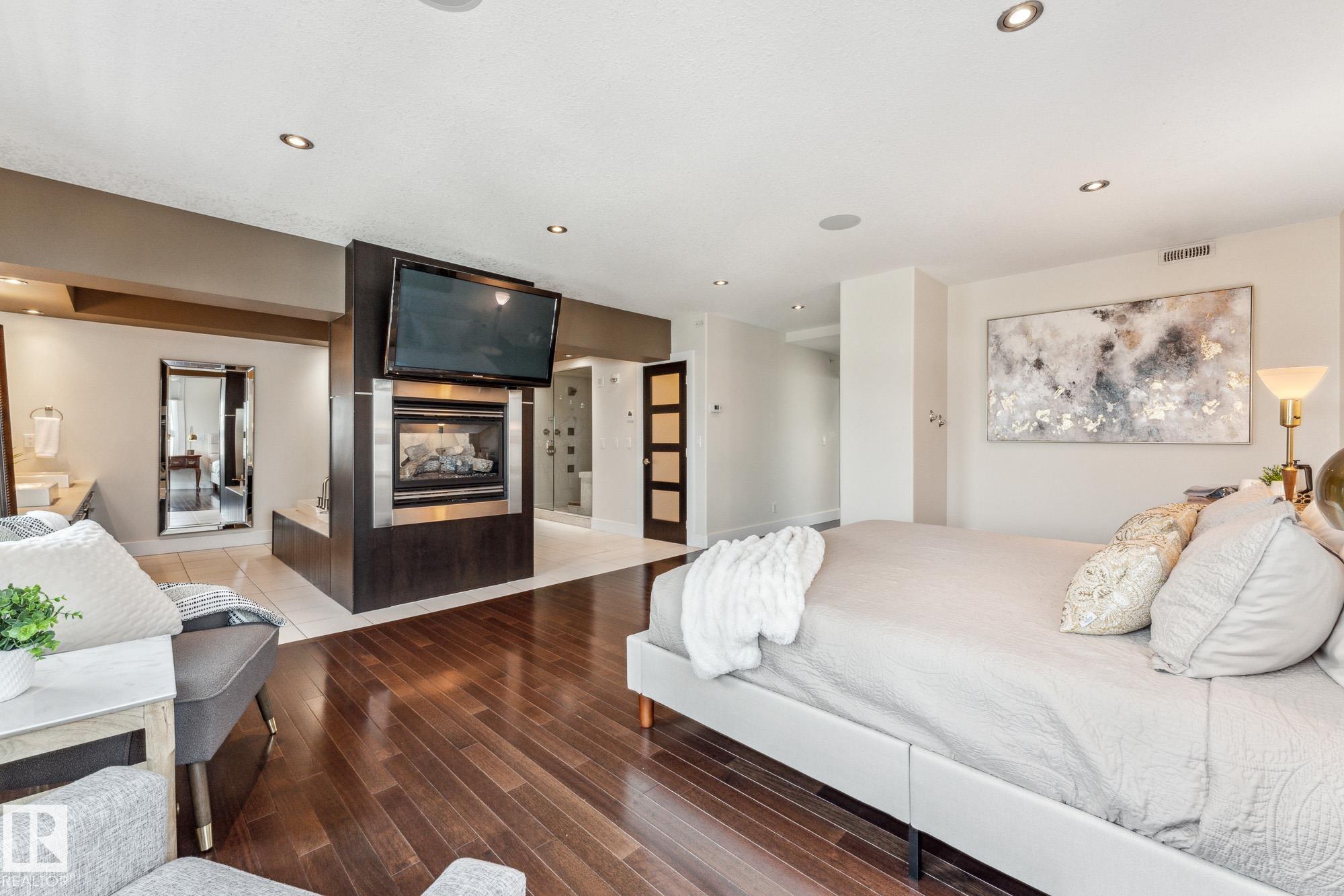 Photo 21 at PH04/1804 - 9939 109 Street NW, Downtown, Edmonton