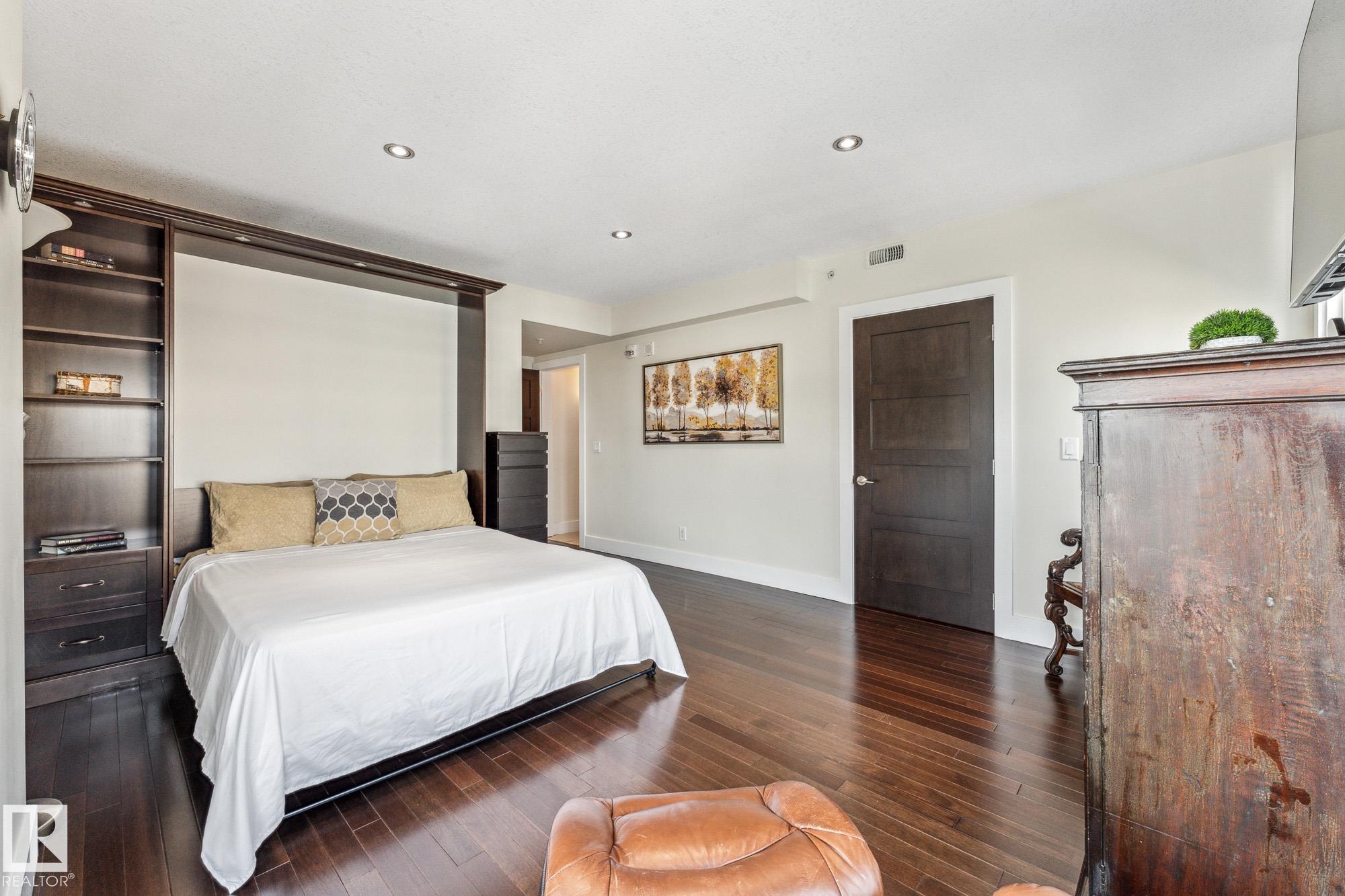 Photo 32 at PH04/1804 - 9939 109 Street NW, Downtown, Edmonton