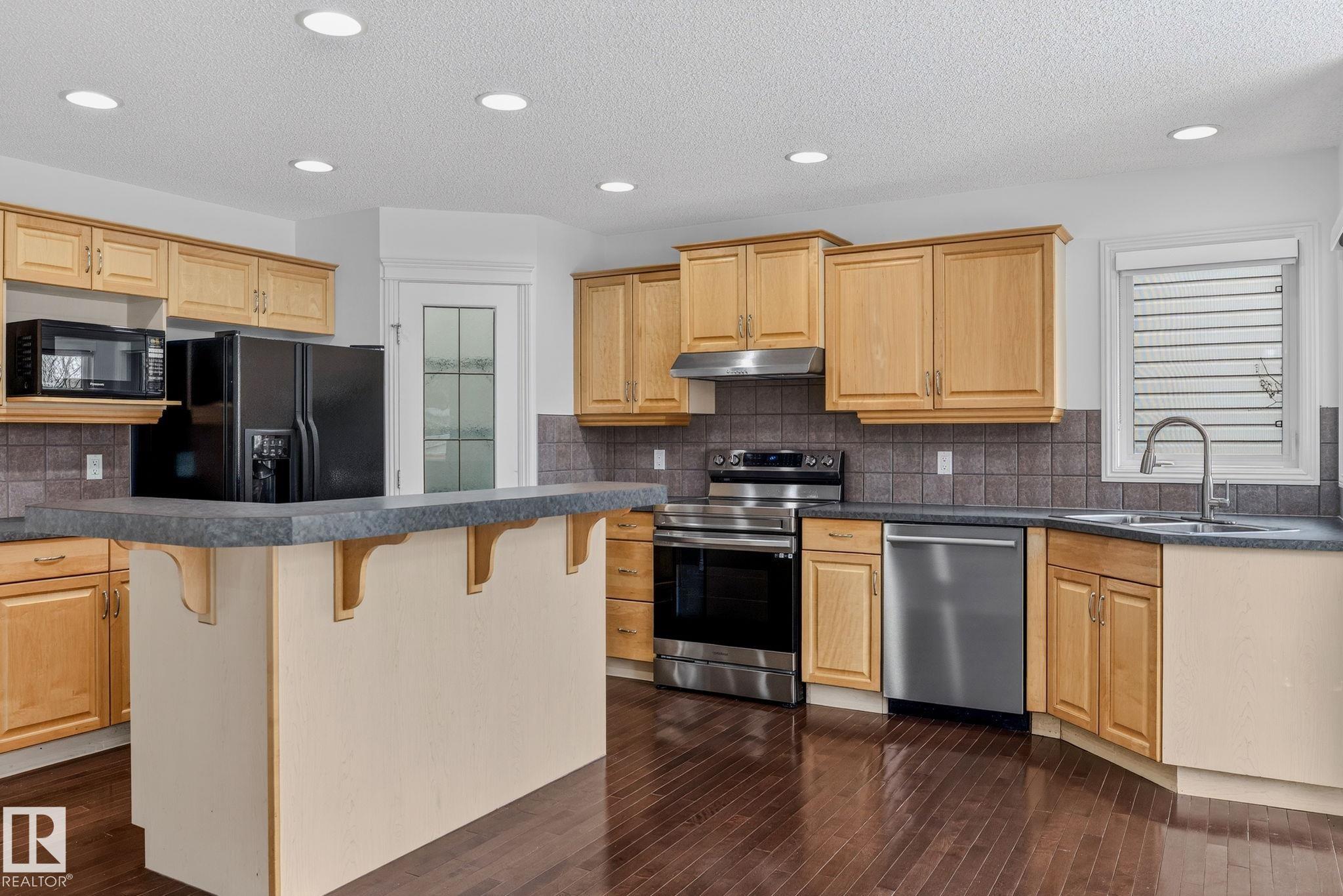 Photo 16 at 978 Rutherford Road SW, Rutherford, Edmonton