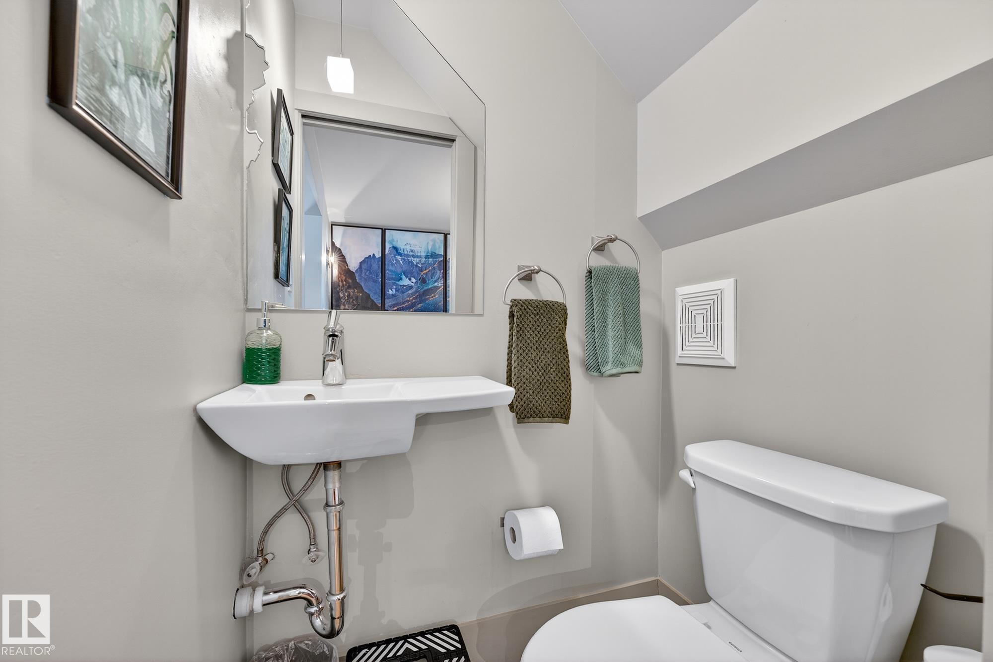 Photo 21 at 11343 67 Street NW, Highlands, Edmonton