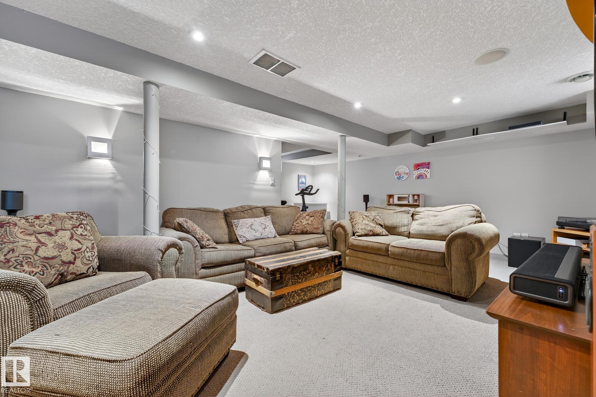 Photo 32 at 11343 67 Street NW, Highlands, Edmonton