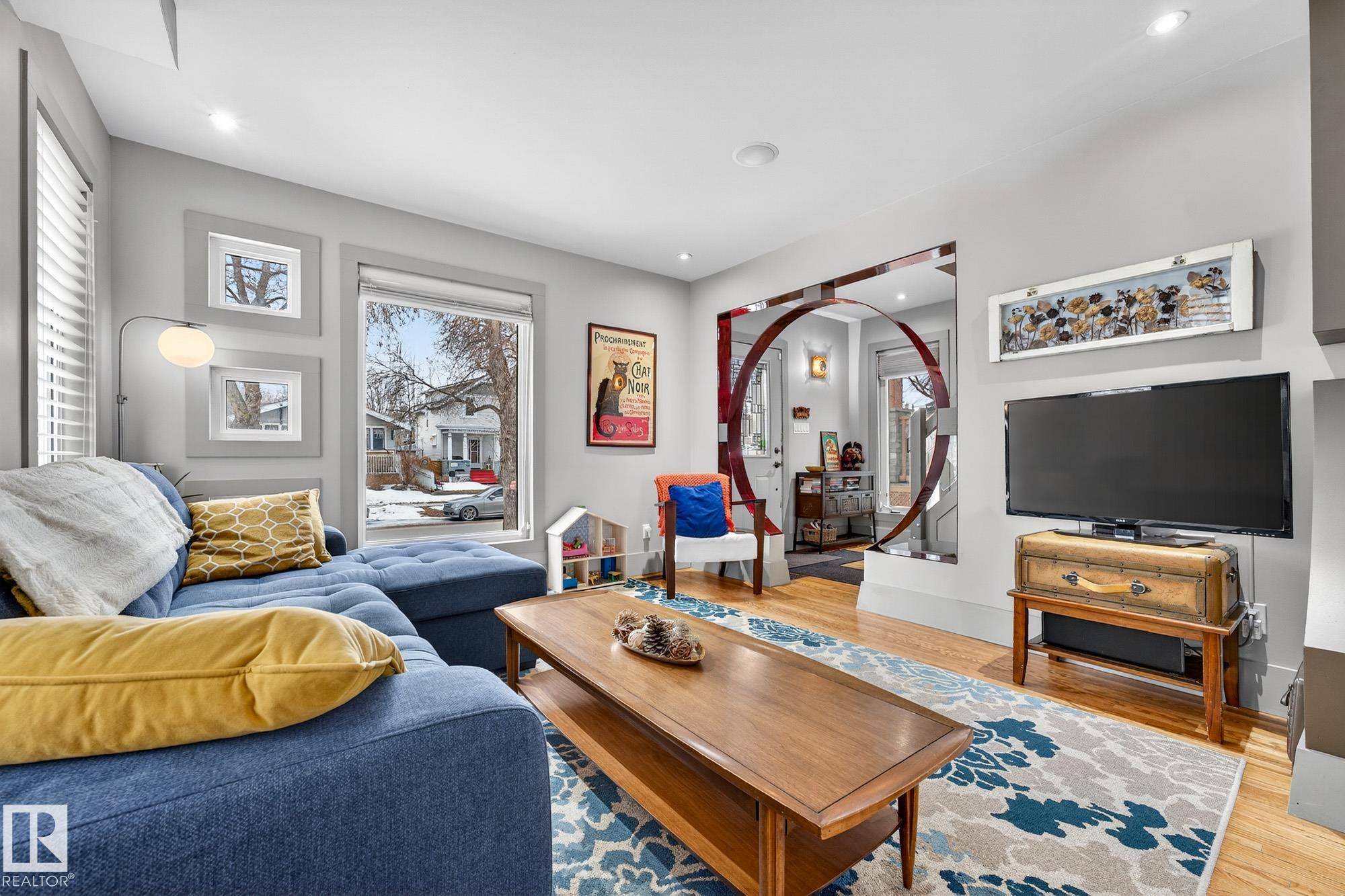 Photo 9 at 11343 67 Street NW, Highlands, Edmonton