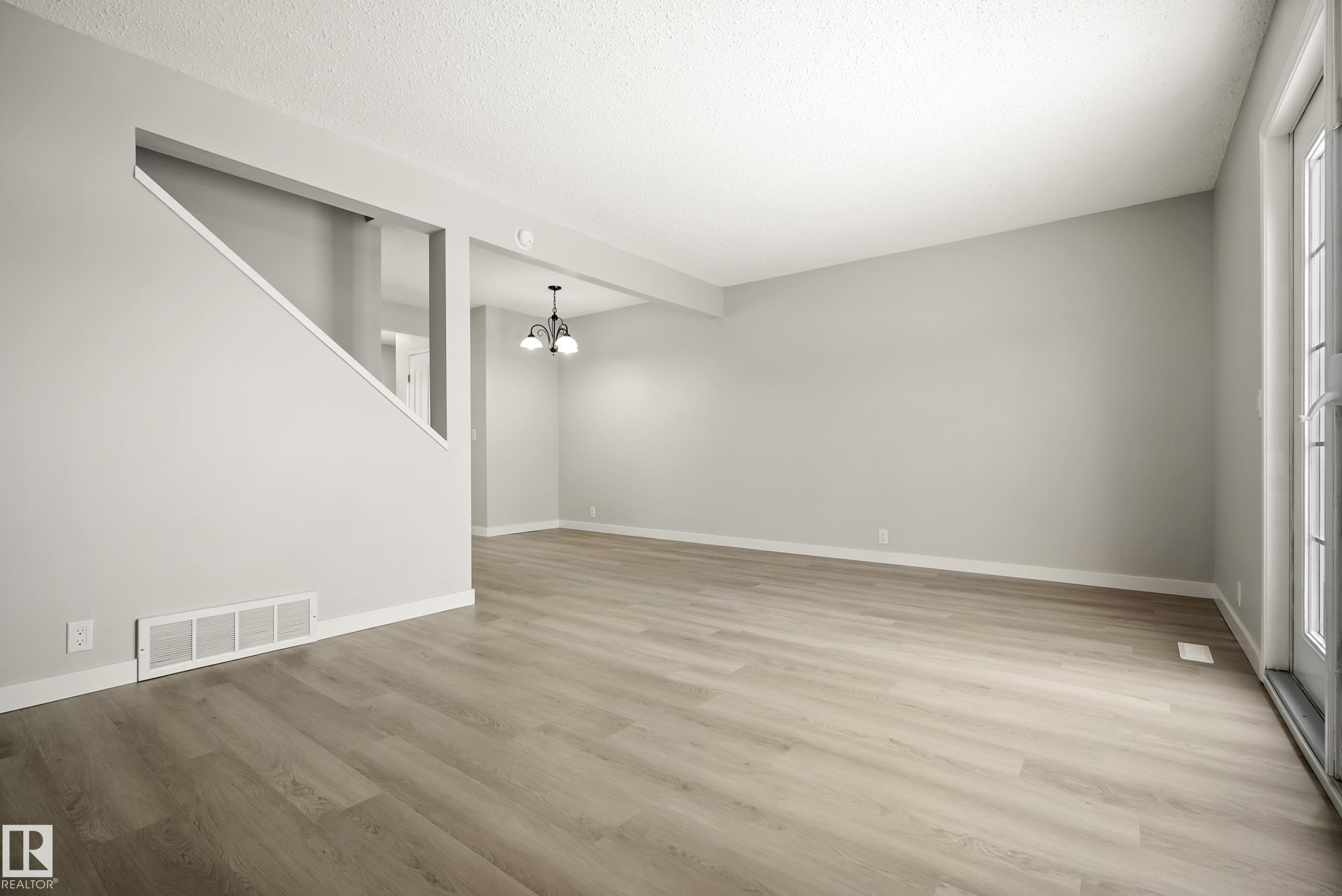 Photo 10 at 3311 139 Avenue NW, Hairsine, Edmonton