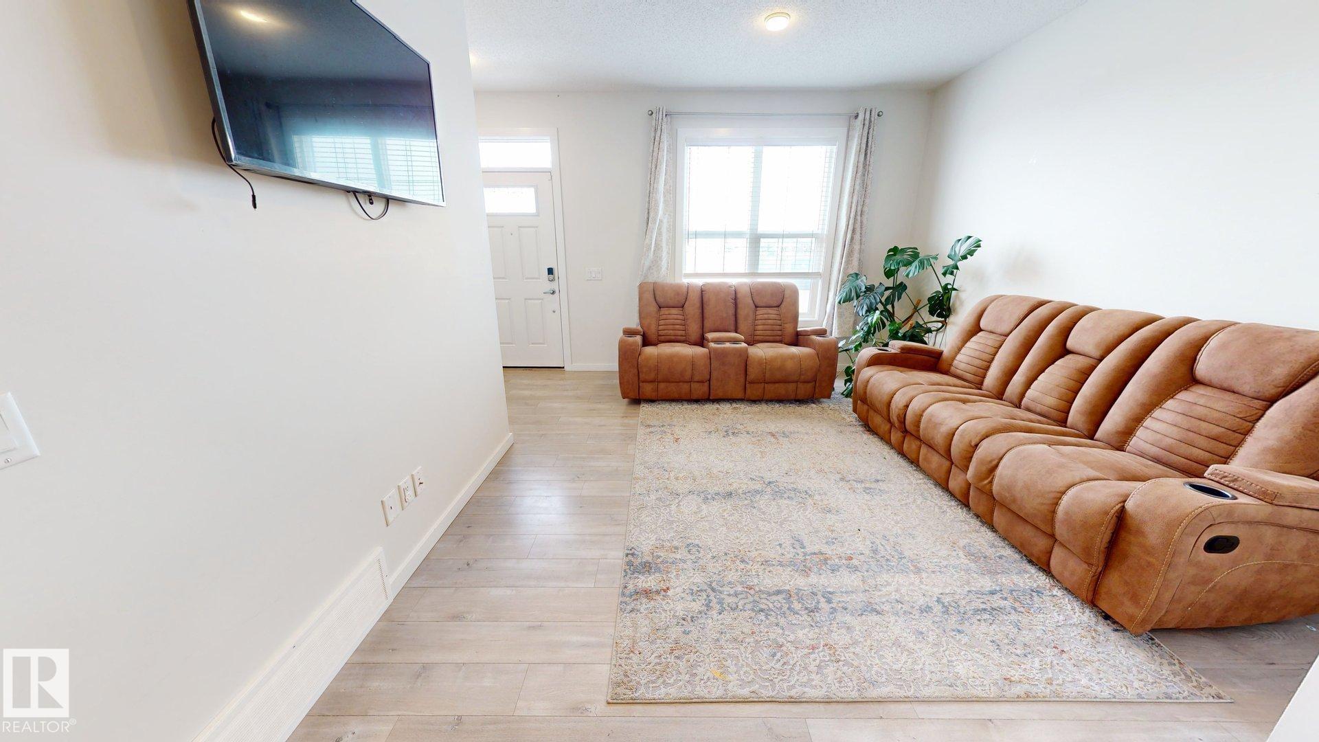 2093 Maple Road NW, Maple Crest, Edmonton