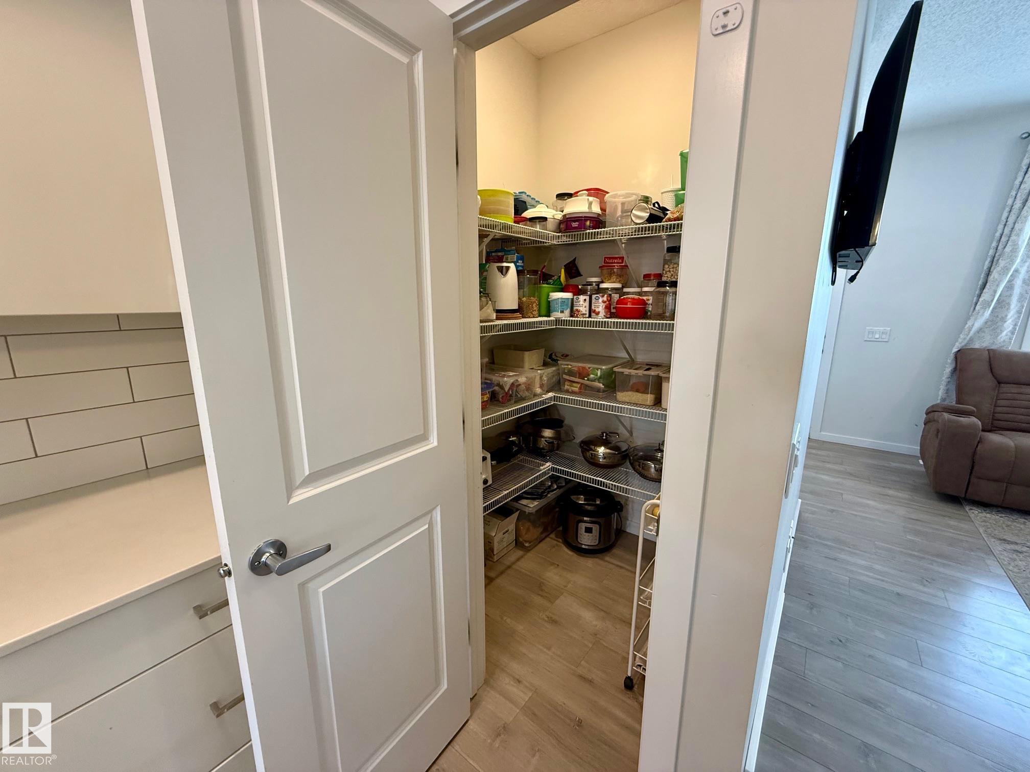 Photo 10 at 2093 Maple Road NW, Maple Crest, Edmonton