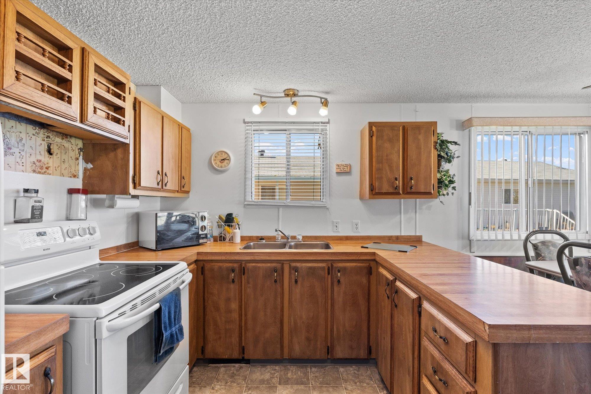 Photo 11 at #4 3401 Ste. Anne Trail, Lakeshore Cove, Rural Lac Ste. Anne County