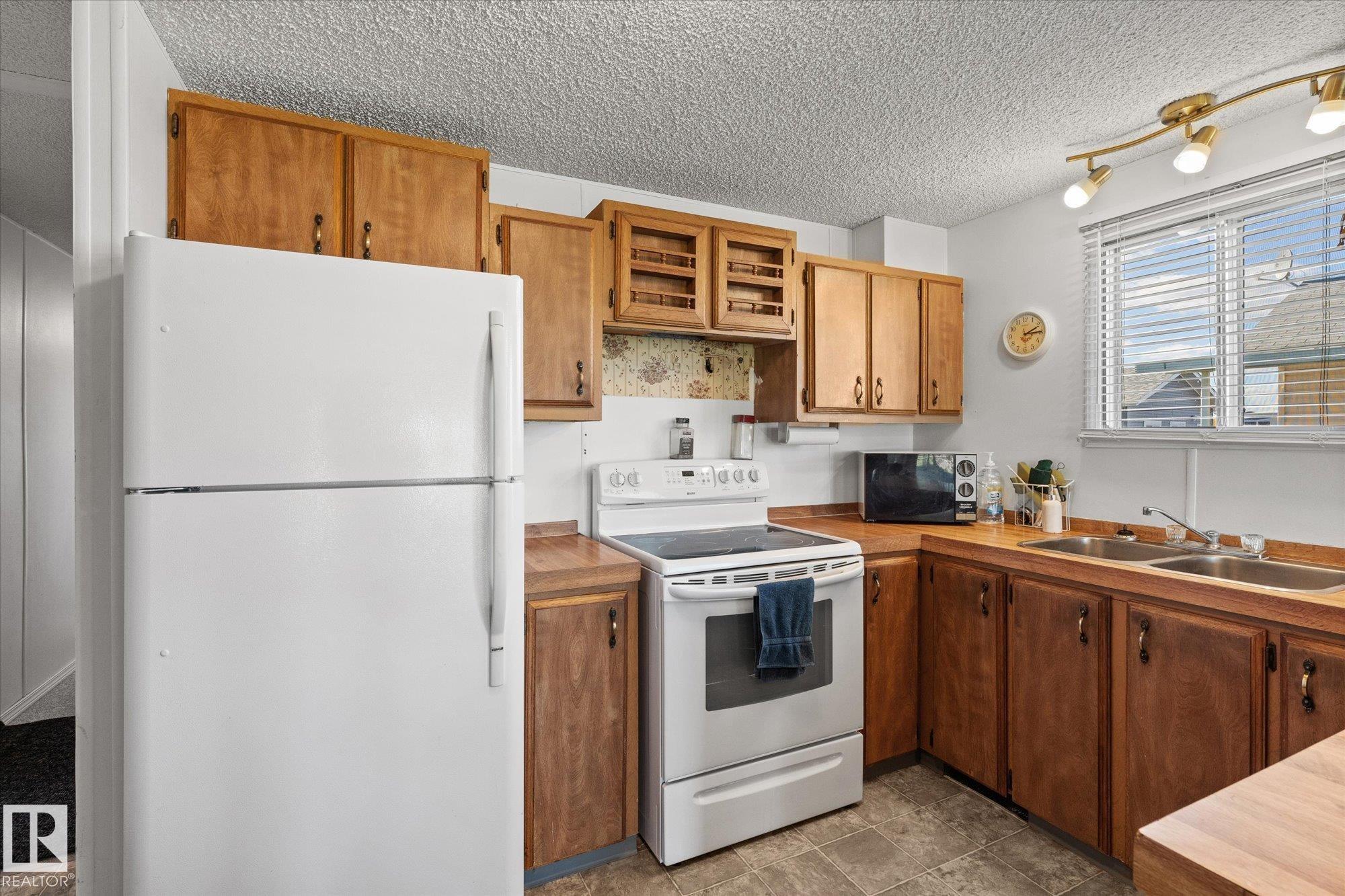 Photo 13 at #4 3401 Ste. Anne Trail, Lakeshore Cove, Rural Lac Ste. Anne County